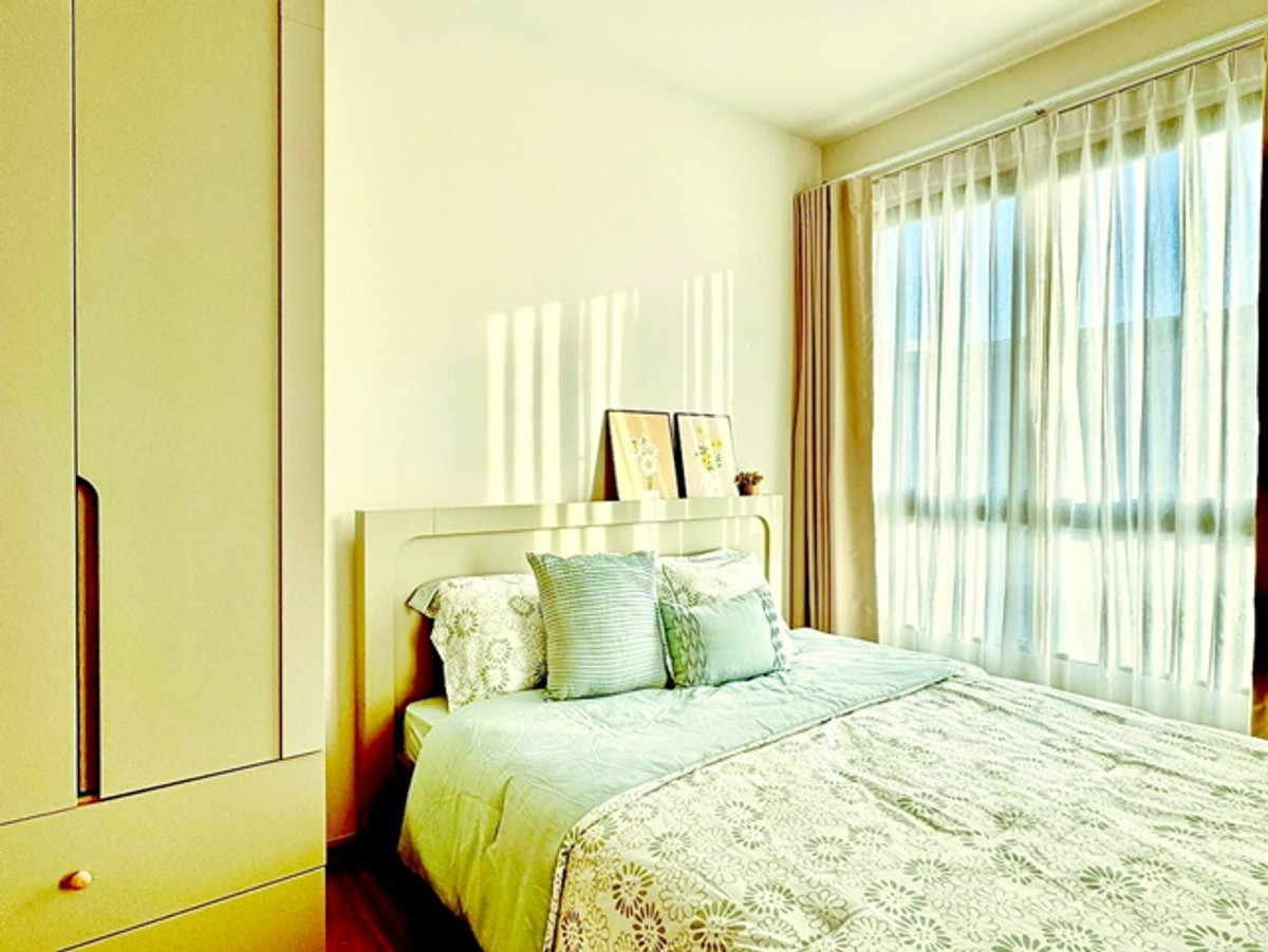 For RentTownhomeLadkrabang, Suwannaphum Airport : The Royal Golf clubhouse Parking for 2-3 cars. Townhome 5.5 meters wide. 3-4bed 4 bath near ARL LatK