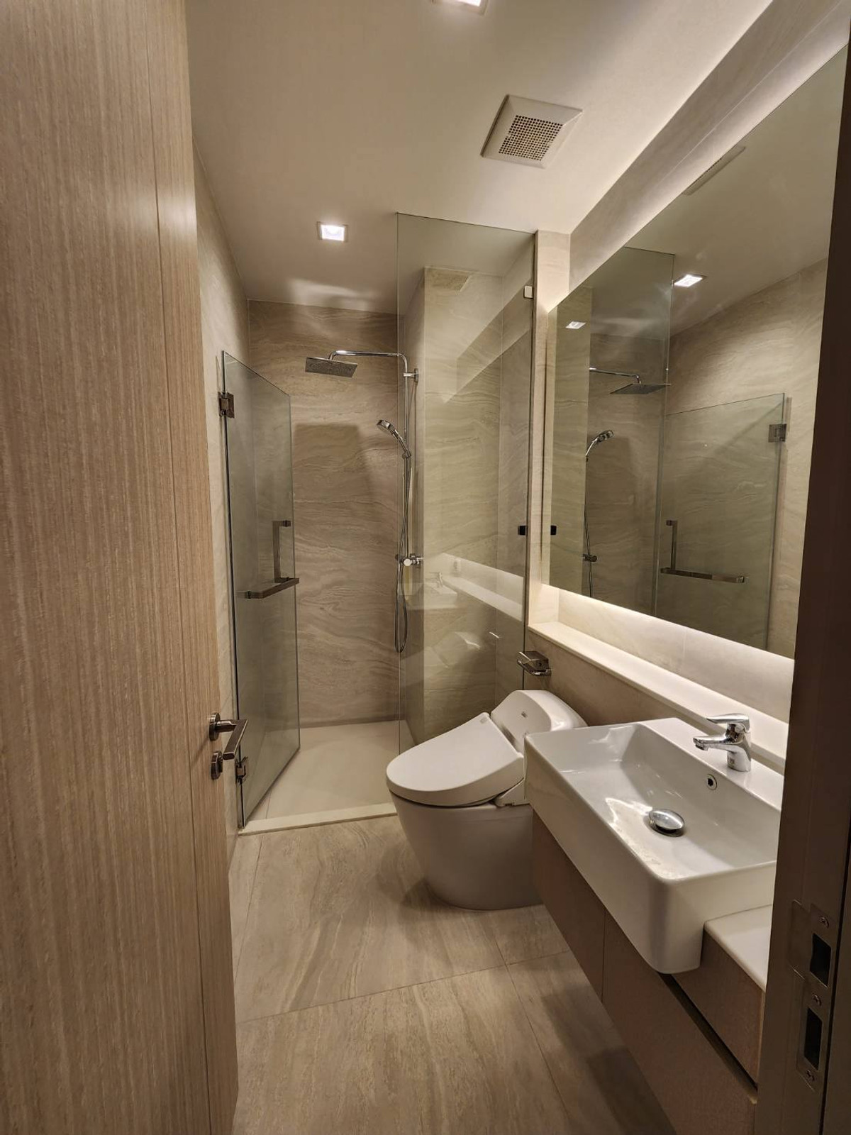 For RentCondoRatchathewi,Phayathai : The Address Siam Ratchathewi【𝐑𝐄𝐍𝐓】🔥Simple elegance, clearly conveying sophistication.🔥 Contact Line ID: @hacondo