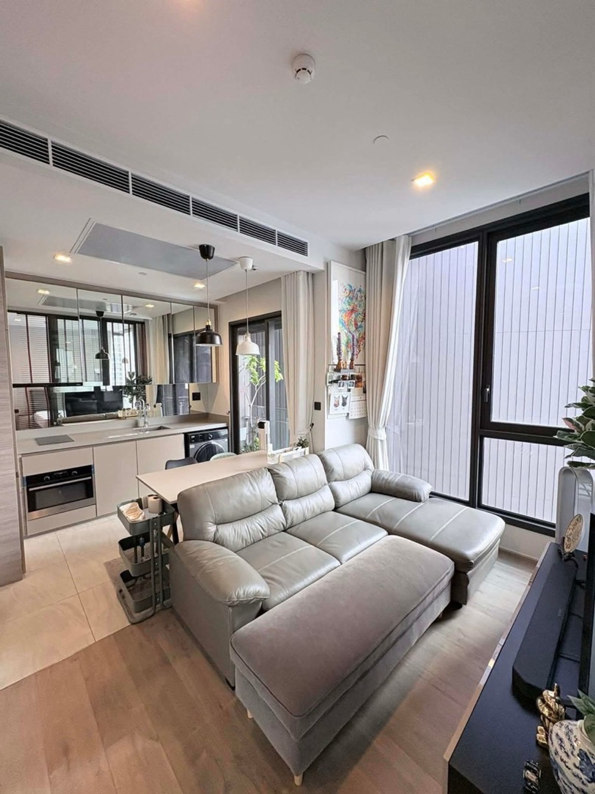 ขายคอนโดลาดพร้าว เซ็นทรัลลาดพร้าว : ขายด่วน !! The Crest Park Residences – ห้าแยกลาดพร้าว ชั้น 10 ขนาด 35 ตร.ม 1ห้องนอน 1 ห้องน้ำ เฟอร์นิเจอร์ครบ จบ ย้ายกระเป๋าเข้าอยู่ได้ทันที!! 6,450,000 บาท ราคานี้หมดแล้วหมดเลยค่ะ ไม่มีแล้วจ้า
