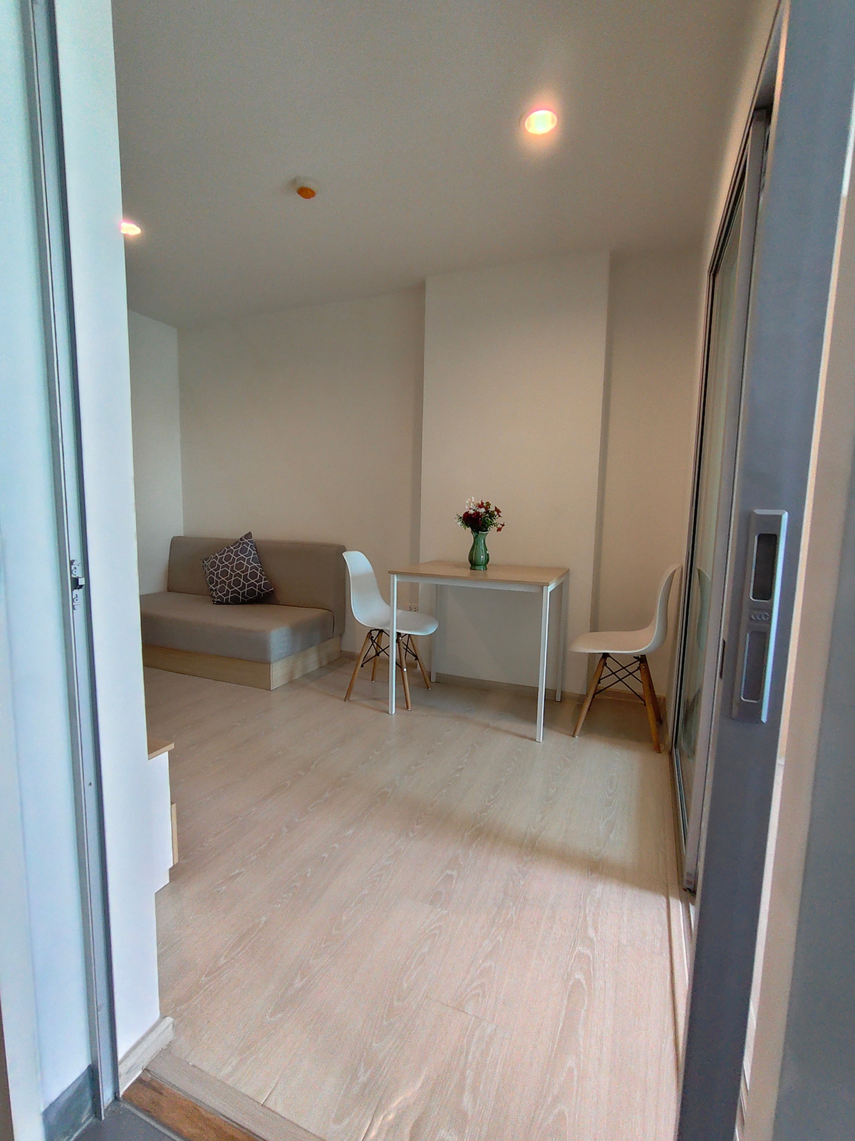 ขายคอนโดปทุมธานี รังสิต ธรรมศาสตร์ : ✅ขายด่วน 990,000  คอนโดเดอะคิทท์พลัสลำลูกกา คลองสอง 