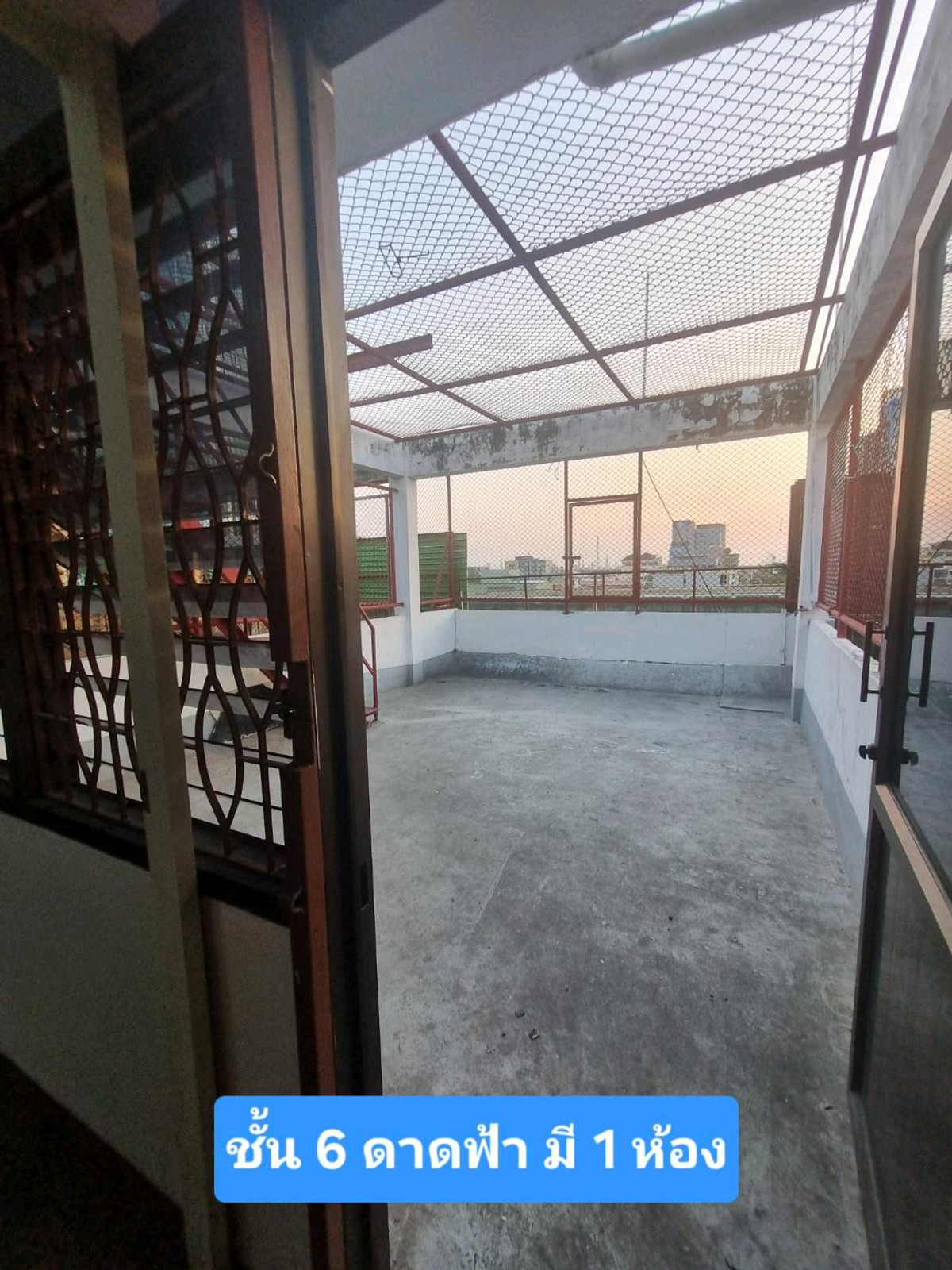 For RentShop HouseOnnut, Udomsuk : Commercial building for rent on the main road, near BTS Bang Chak.