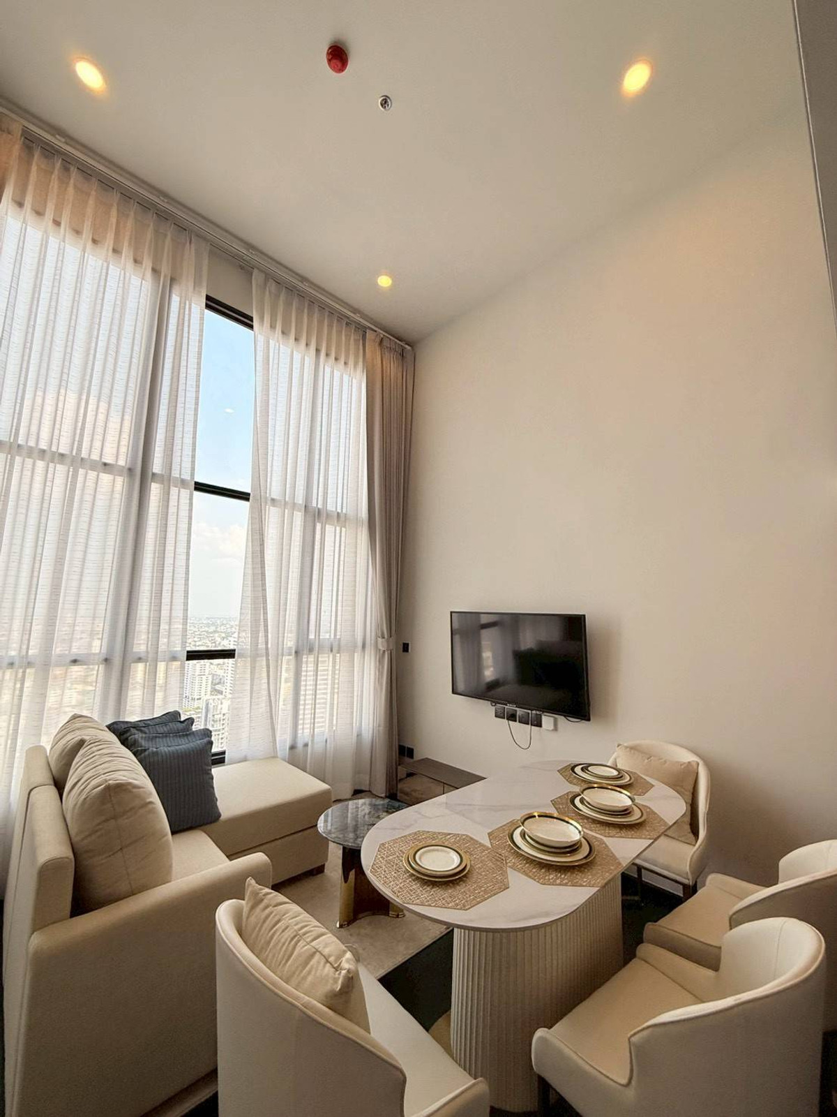 For RentCondoSukhumvit, Asoke, Thonglor : Available For Rent Park Origin Thonglor 2B2B 65 sqm. Call Khun Ko 0658245243