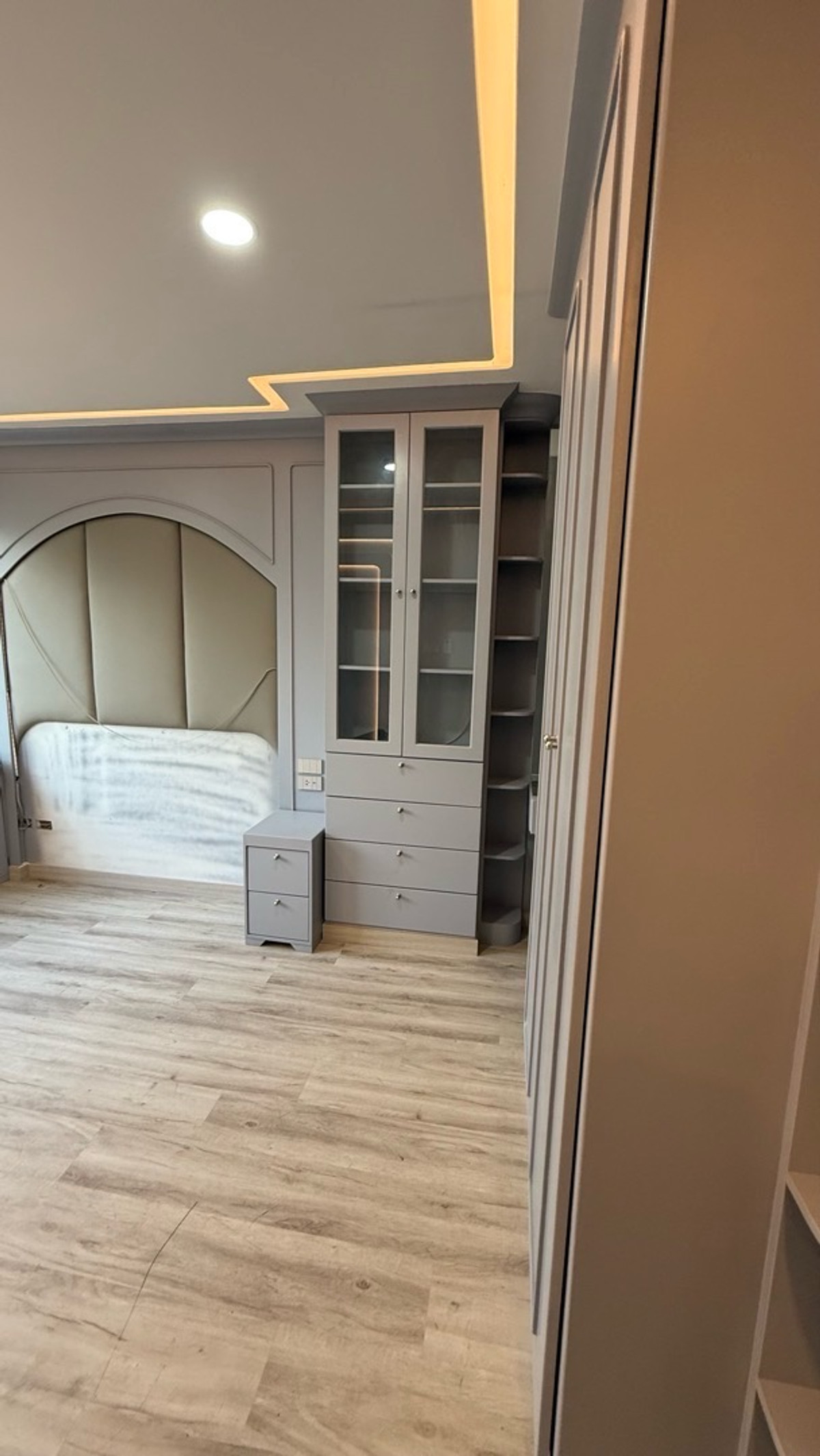 ให้เช่าคอนโดเลียบทางด่วนรามอินทรา : For rent JW. Sriwara 2 bed 2 bath 58 sqm 20,000 ให้เช่า 2 นอน 2 น้ำ 58 ตรม 20,000