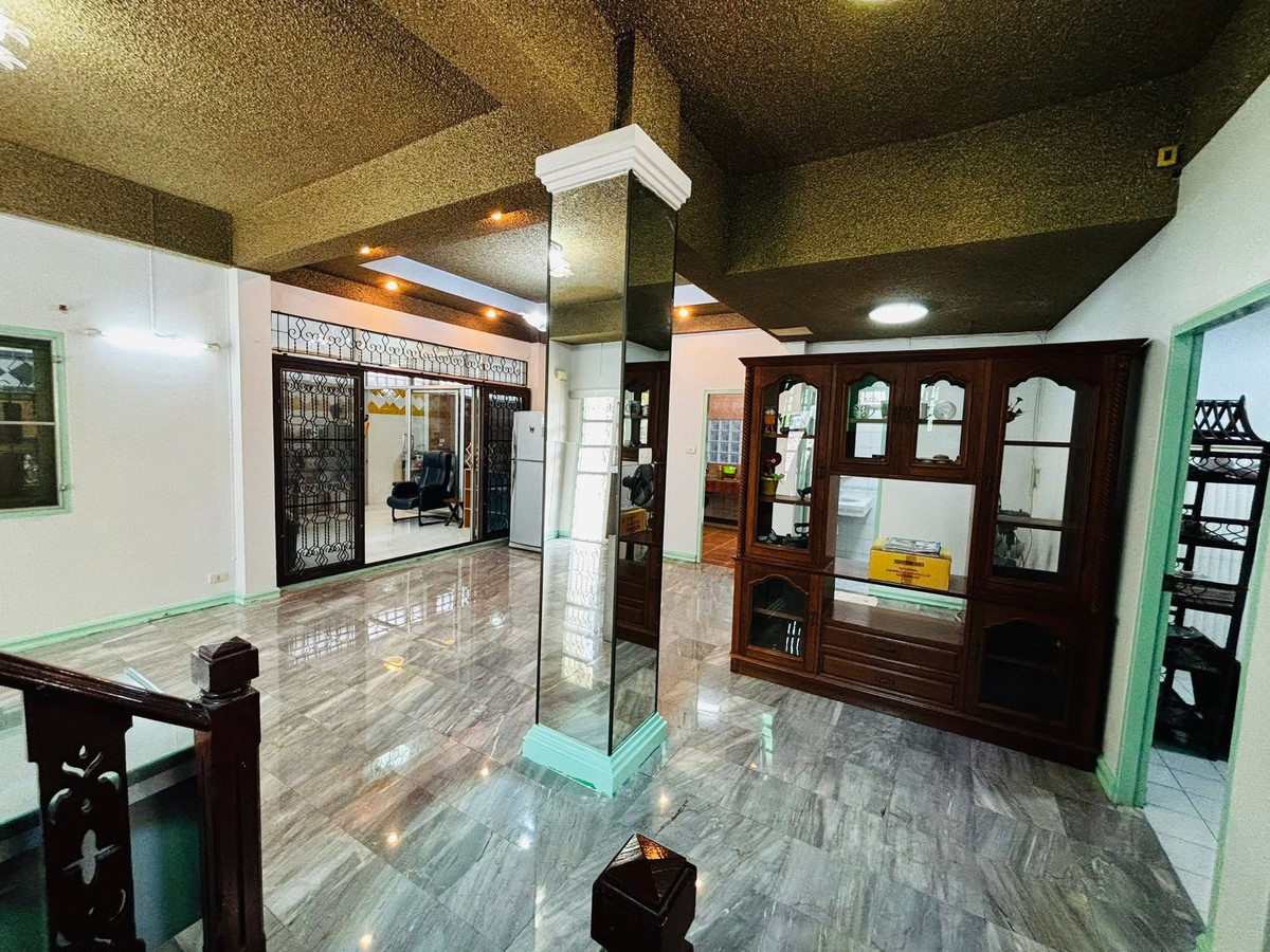 ให้เช่าบ้านโชคชัย4 ลาดพร้าว71 : ให้เช่าบ้านใกล้รถไฟฟ้า สถานีโชคชัย4 ใกล้โรงบาลเปาโล ถนนโชคชัย4 บ้านเดี่ยว2ชั้น หลังมุม 4นอน 2น้ำ 3ที่จอดรถ ตกแต่งครบพร้อมอยู่