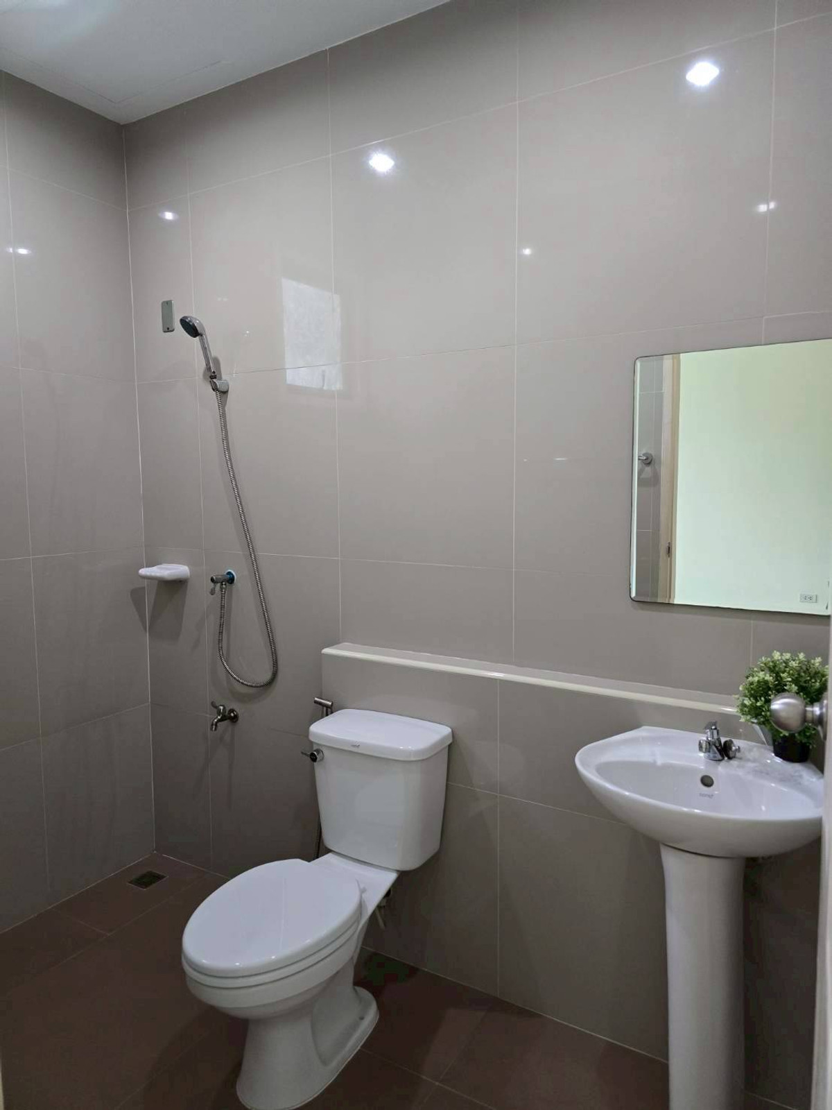 ให้เช่าทาวน์โฮมโชคชัย4 ลาดพร้าว71 : 💥CP-10581💥ว่าง ให้ เช่า  ทาวน์โฮม 3 ชั้น โครงการ ฟีล ลาดพร้าว 71👉แอดไลน์ @goodcondo