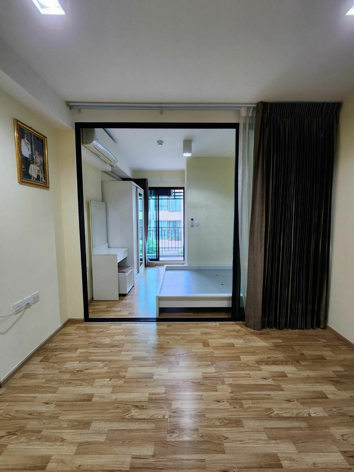 For SaleCondoSamut Prakan,Samrong : 🟢Knot is comfortable, happy to help.🔥Empty room. Good price, view of peoples houses, help with loan service until transfer day 🔥 : Condo for sale, The Cabana, near BTS Samrong 800m