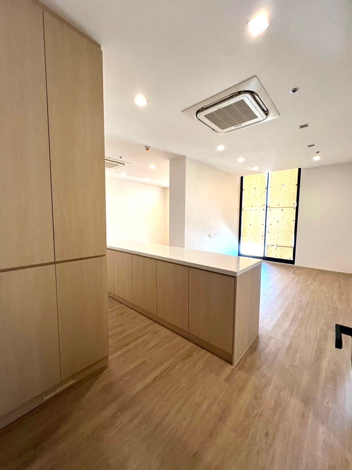 คอนโดสุขุมวิท อโศก ทองหล่อ : ให้เช่า/ขาย คอนโด   NOBLE STATE 39  Penthouse  2 ห้องนอน 105 ตร.ม.  ใกล้ เอ็มควอเทียร์ ห่างรถไฟฟ้า 400เมตร