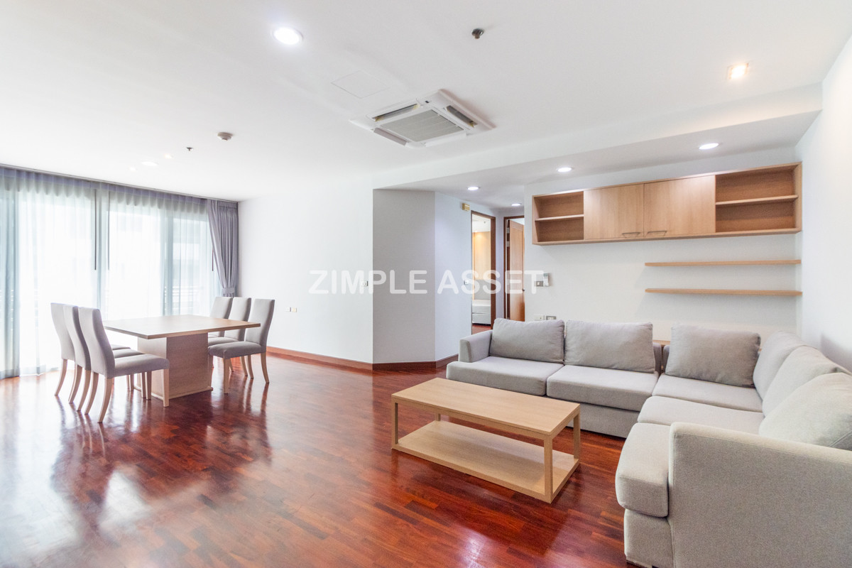 For RentSukhumvit, Asoke, Thonglor : Line ID: @zimple_asset Luxury aprtment in center of sukhumvit. Offering premium facilities for an elevated living experience. Surrounded by leading shopping malls in a prime location.
