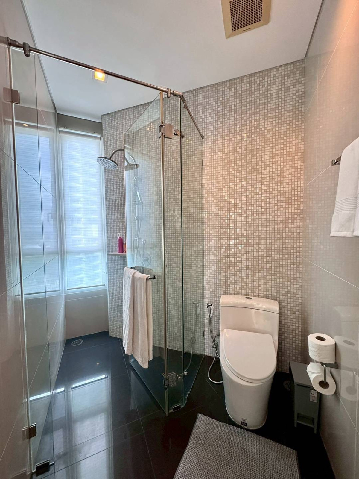 ให้เช่าคอนโดพัทยา บางแสน ชลบุรี สัตหีบ : ให้เช่า คอนโดหรู 3 ห้องนอน ขนาด 217 ตารางเมตร วิวทะเลจอมเทียน