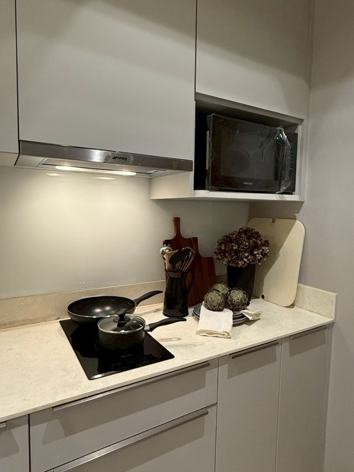 ขายคอนโดสีลม ศาลาแดง บางรัก : ห้องแบบนี้ “หลุดแล้วหลุดเลย” ไม่มีสำรอง ⚡
🔥Rare Item 2Bed 49sq.m. 💰10.72MB.
📞Phat 064-642-8664