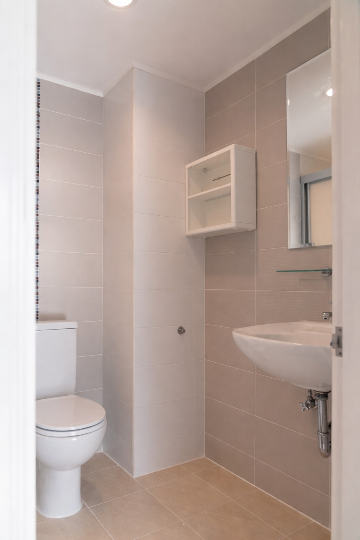 For SaleCondoRama9, Petchburi, RCA : 🔥Lumpini Place Rama 9 - Ratchada 🚗About 700 meters from MRT Rama 9, there is a shuttle van under the condo.