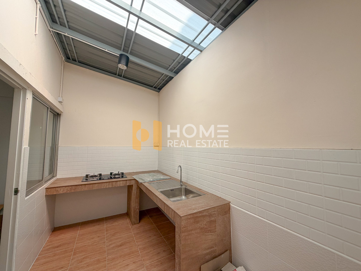 For SaleTownhomeKasetsart, Ratchayothin : Supalai Ville Ekamai - Ramindra / 3 Bedrooms (FOR SALE) MNT029