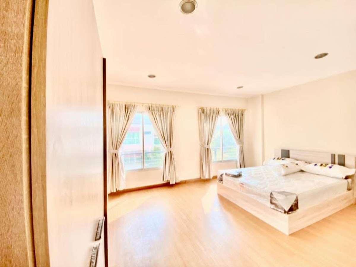 ให้เช่าทาวน์โฮมพัฒนาการ ศรีนครินทร์ : ให้เช่าทาวน์โฮม บ้านกลางเมือง เออร์บาเนี่ยน พระราม 9 – วงแหวน ใกล้ The Mall บางกะปิ และ Airport Link 