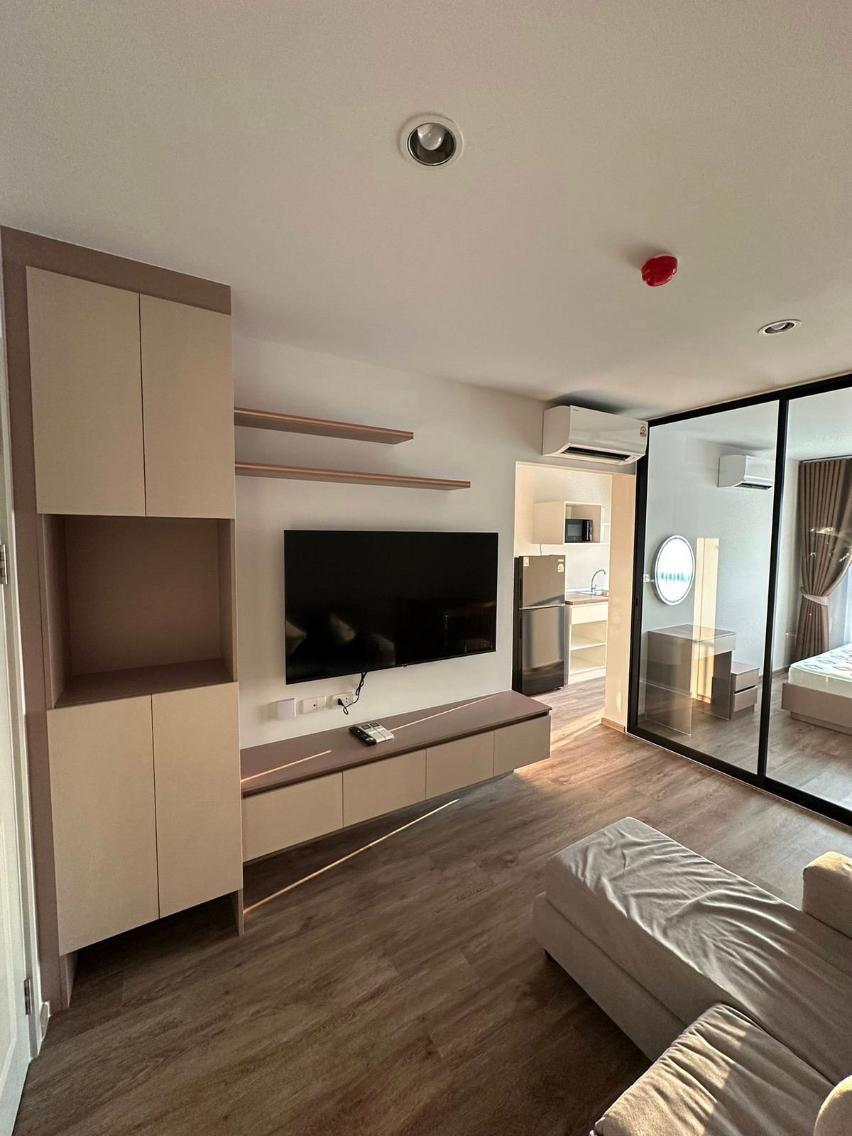 ให้เช่าคอนโดเกษตรศาสตร์ รัชโยธิน : ✨ ให้เช่าคอนโดใหม่เอี่ยม! HI Kaset-Senanikhom Station (27 ตร.ม.) ใกล้ BTS มีรถรับ-ส่ง เฟอร์ฯ ครบพร้อมอยู่