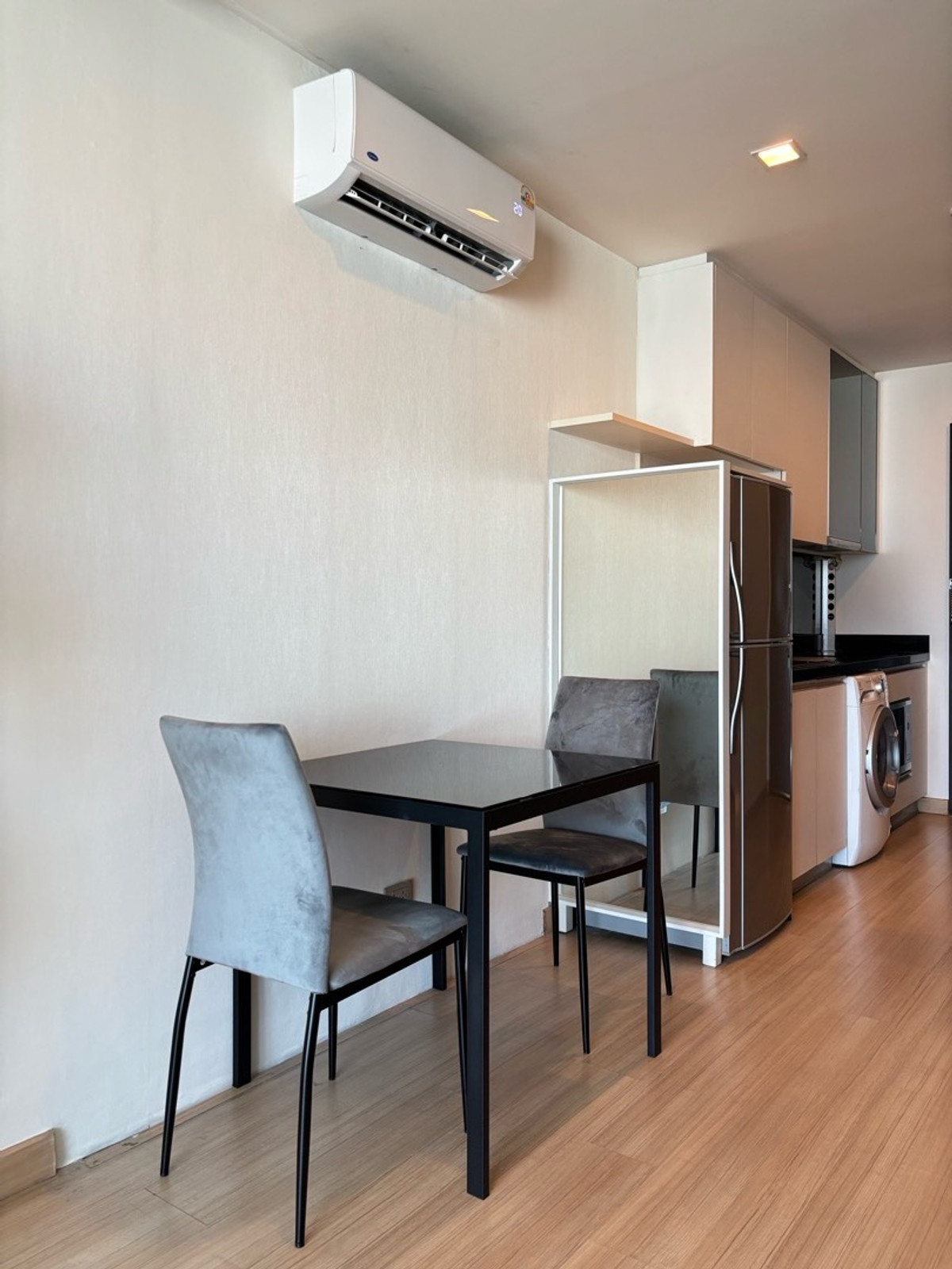 For RentCondoOnnut, Udomsuk : New Luxury Scented Room at Skywalk Residences – Only 22,000 THB/Month! ✨🏙️
รีบเลย ห้องใหม่หอมกลิ่นหรูมาก ที่ Skywalk Residences ใกล้ BTS พระโขนง เดินเพียงไม่กี่นาที 🚆