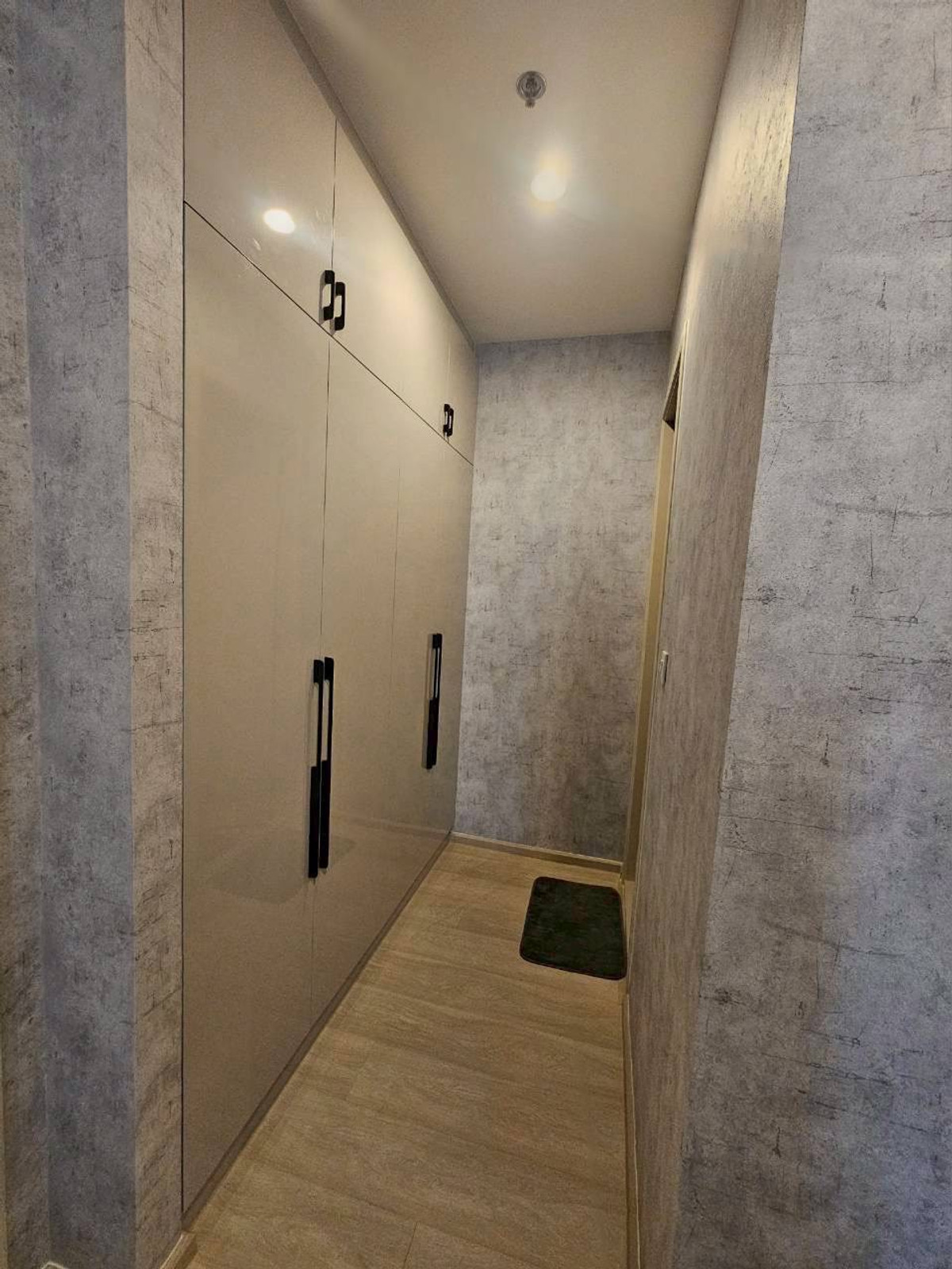 คอนโดพระราม 9 เพชรบุรีตัดใหม่ RCA : 95691 - ขาย / ให้เช่า คอนโด Life Asoke ห้องใหม่ ชั้น 22 ตึกเหนือ ห้องสวย ตกแต่งใหม่ ไม่เคยปล่อยเช่า