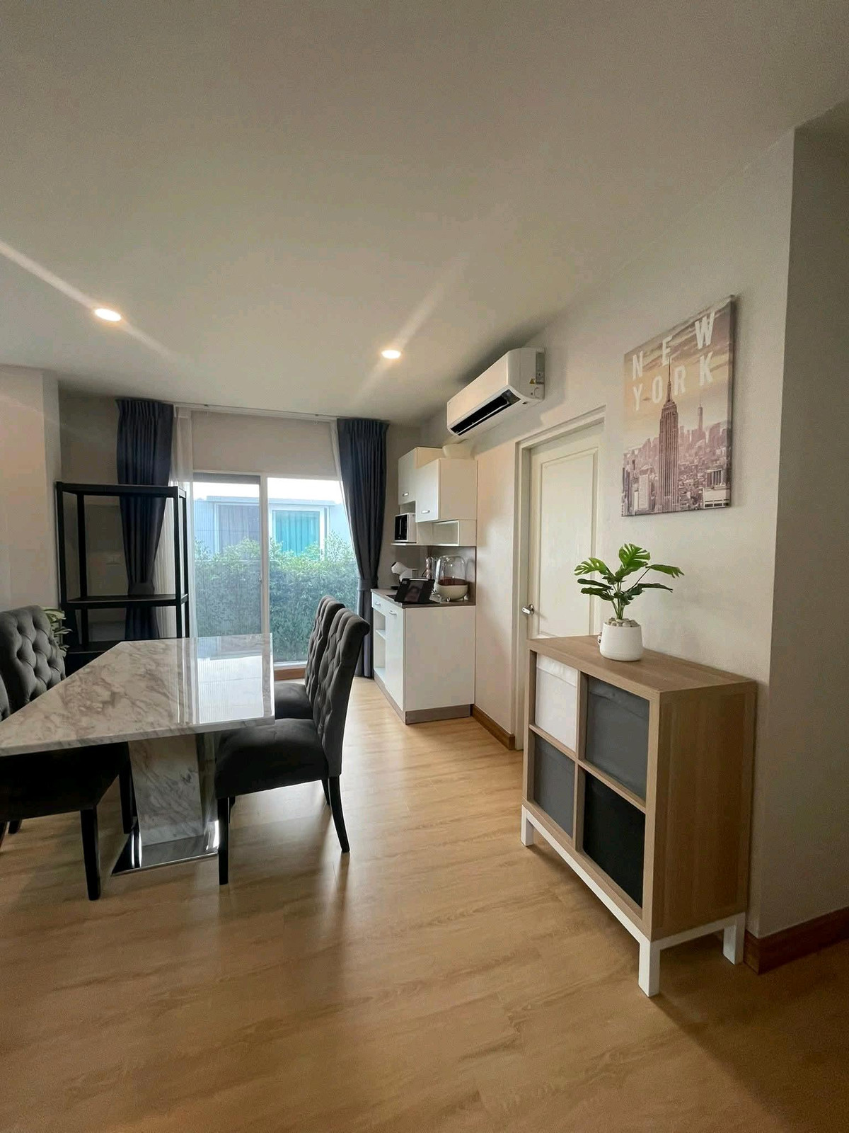 ให้เช่าบ้านปทุมธานี รังสิต ธรรมศาสตร์ : 🏡 "ให้เช่าบ้านเดี่ยว"
 หมู่บ้าน​เซ็นโทร พหล-วิภา2 ทำเลดีมาก ใกล้ ฟิวเจอร์ปาร์ค
🔥  เฟอร์นิเจอร์ครบพร้อมเข้าอยู่ได้เลย
