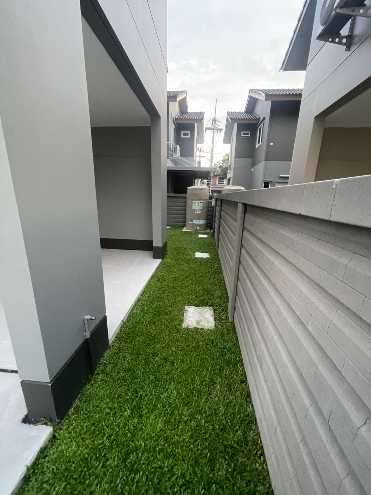 ขายบ้านอยุธยา : ขออนุญาต แอดมินครับ ขายบ้านหมู่บ้าน อณาสิริ อยุธยา 2 เกาะเรียน  บ้านเดี่ยว 4 ห้องนอน 4 ห้องน้ำ 