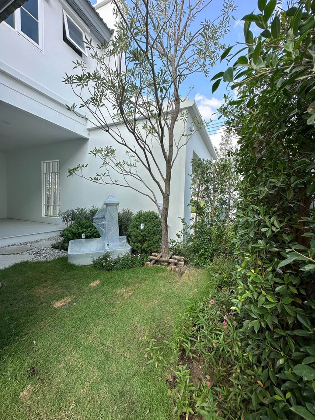 ให้เช่าบ้านบางนา แบริ่ง ลาซาล : ให้เช่า Villagio3 ศรีนครินทร์-บางนา  ( N1-1205 ) บ้านใหม่ทำเลดี ติดคลับเฮาส์ Villagio3 (New project) ตำแหน่งบ้านติดโซนใกล้ส่วนกลางในโครงการ , ทำเลสวย 