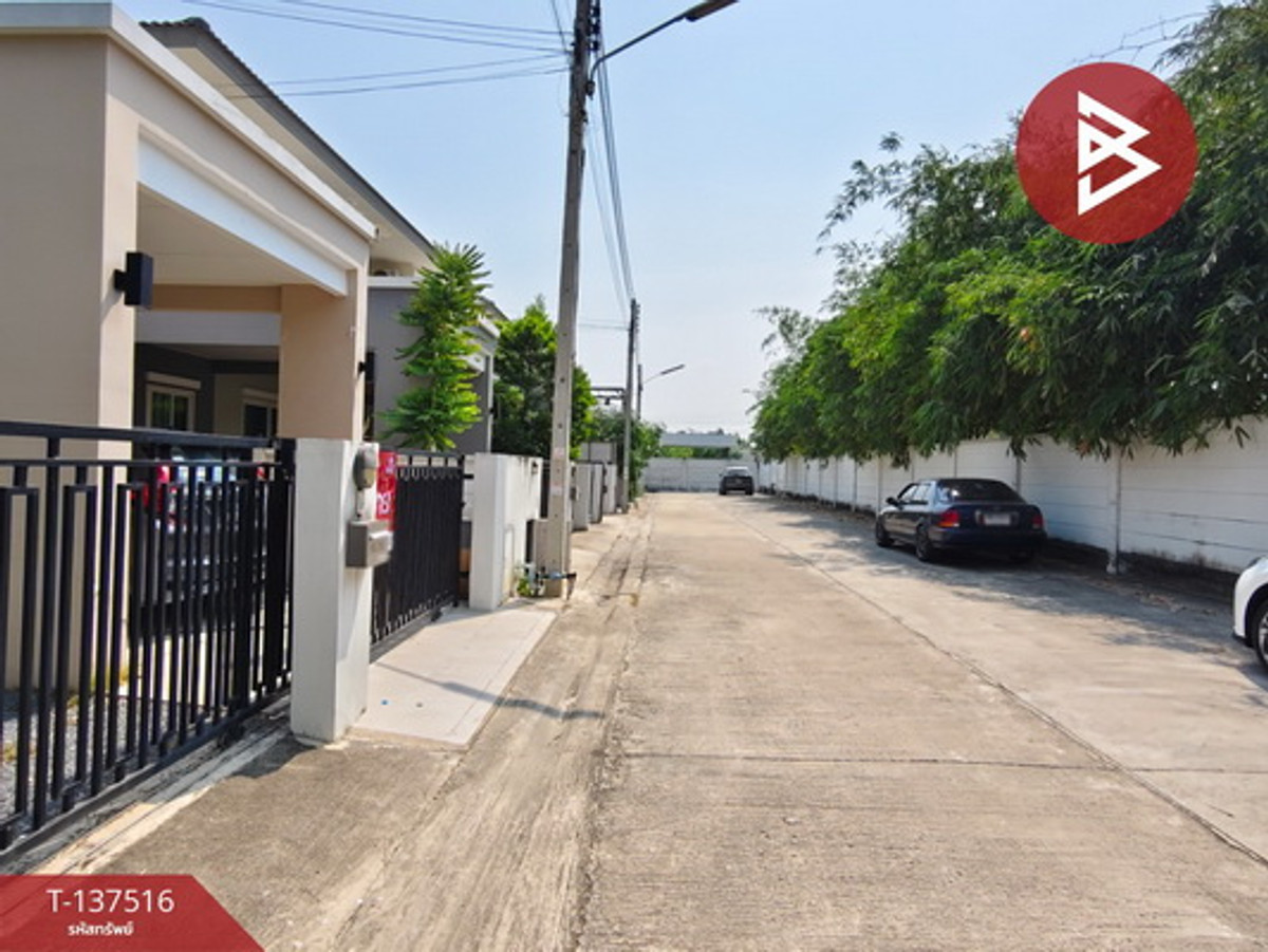 For SaleHouseNakhon Pathom : Semi-detached house for sale, Krisana Gardenhome Village, Phutthamonthon Sai 5 (Krisana Gardenhome), Sam Phran, Nakhon Pathom.