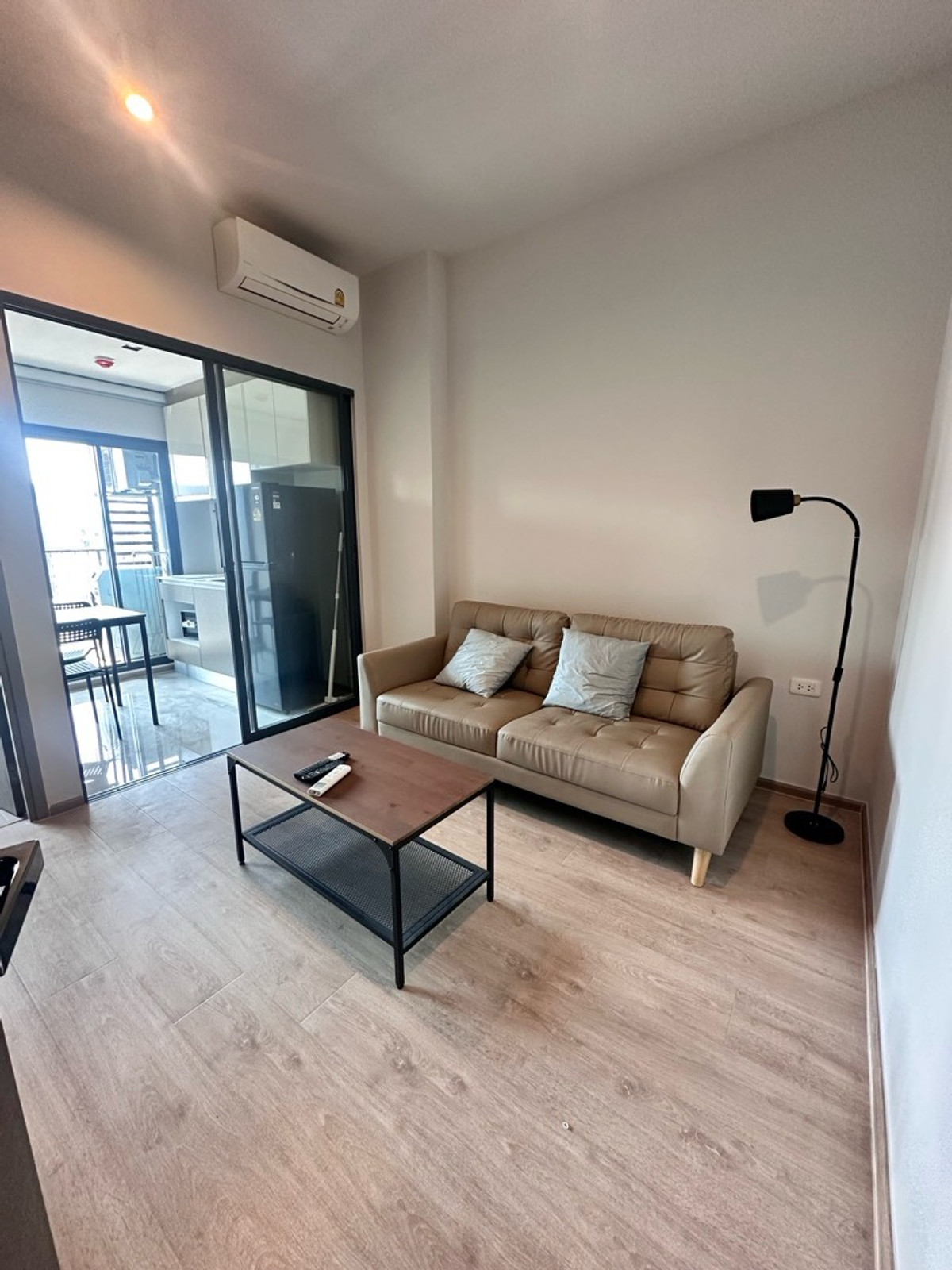 For RentCondoRama9, Petchburi, RCA : Urgent for rent.