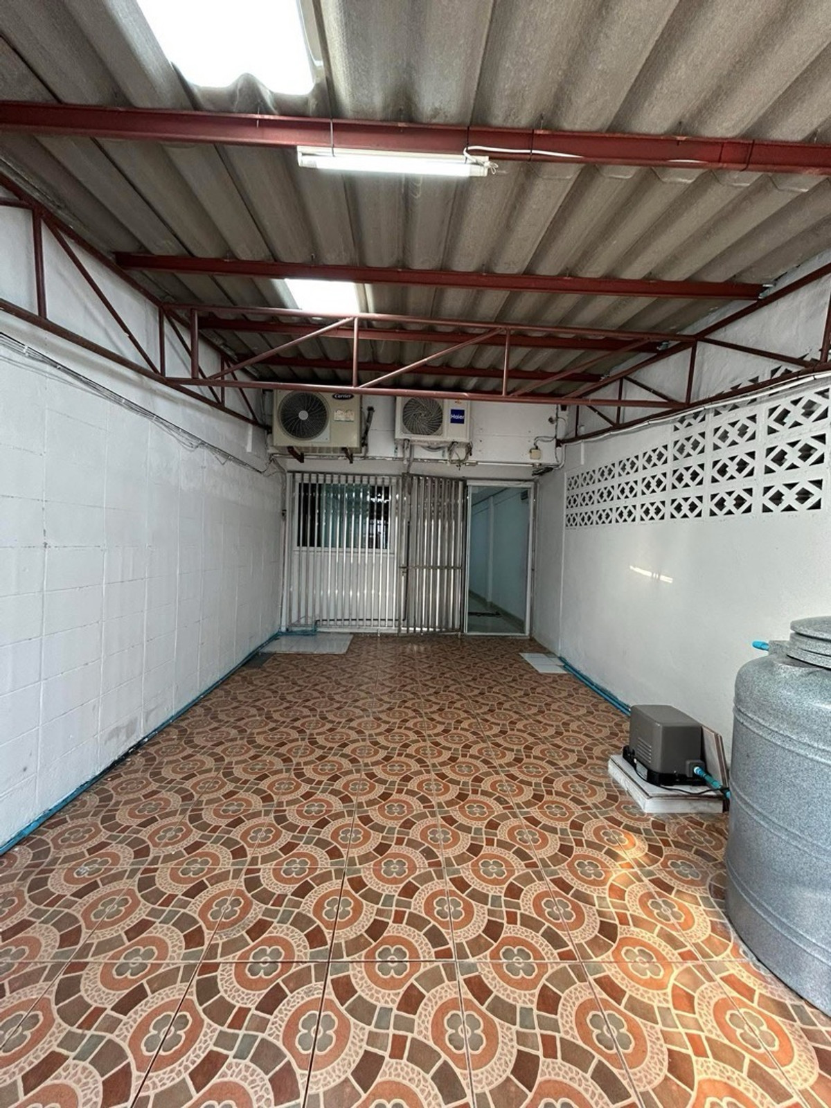 ให้เช่าทาวน์โฮมลาดพร้าว101 แฮปปี้แลนด์ : ให้เช่าบ้านใกล้รถไฟฟ้า บ้านเช่าลาดพร้าว บ้านเช่าราคาถูก 2นอน 2น้ำ 2ห้องอเนกประสงค์ เหมาะทำเป็นออฟฟิศ หรืออยู่อาศัยครอบครัวเล็กๆ รับสัตว์เลี้ยง