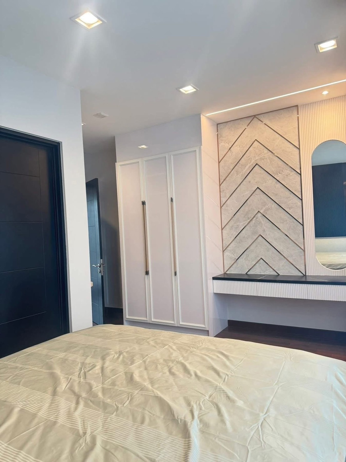 For RentHouseLadkrabang, Suwannaphum Airport : Single house for rent, Perfect Masterpiece Rama 9-Krungthep Kreetha. Complete with electrical appliances and furniture