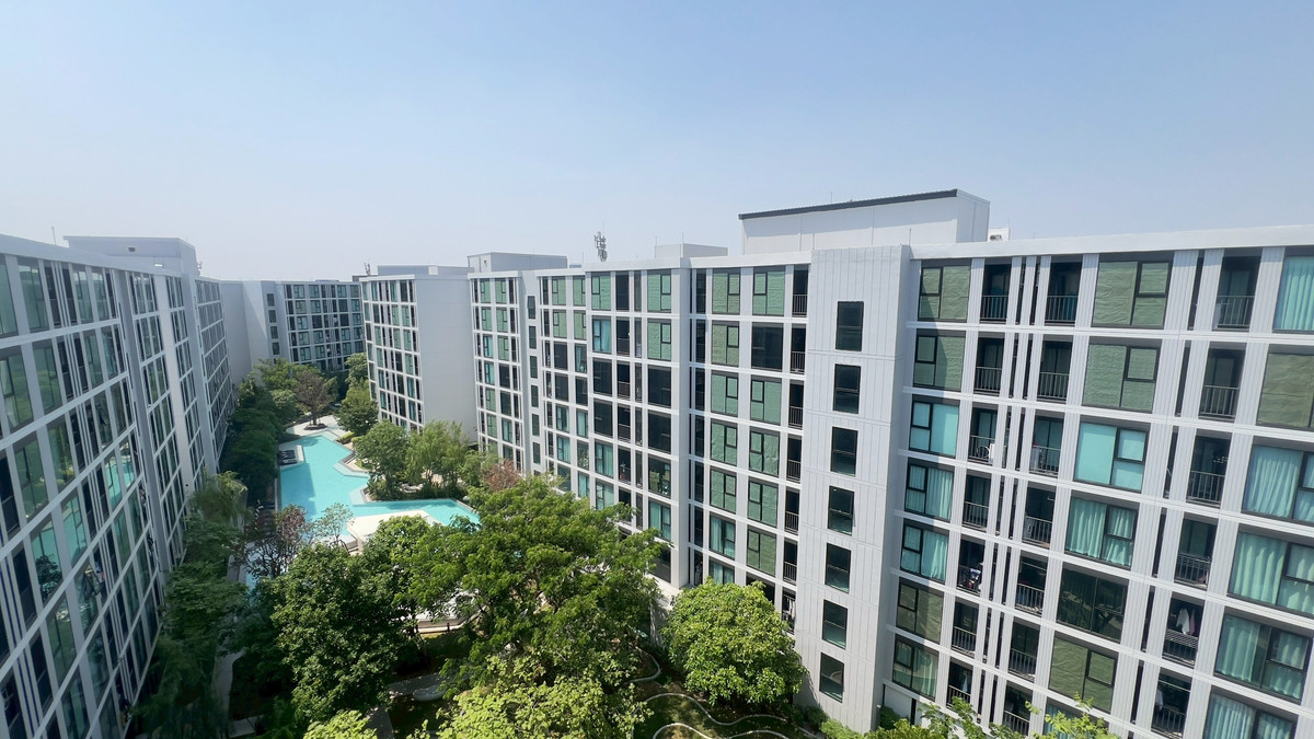 ขายคอนโดอ่อนนุช อุดมสุข : ขายห้อง Combine วิวสระ Olympic หนึ่งเดียวที่ Atmoz Oasis อ่อนนุช  ขนาดใหญ่ 55.52 ตารางเมตร 2 ห้องนอน 2 ห้องน้ำ พร้อมอยู่ ฟรีโอน