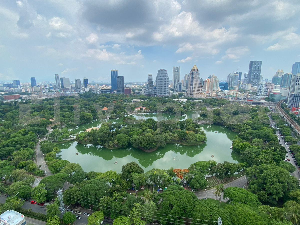 For RentCondoWitthayu, Chidlom, Langsuan, Ploenchit : ▚ LI110ツ FOR RENT: 185 Rajadamri 3BR 200sqm. 180K ✨ Stunning Lumpini Park View, High Floor, Unfurnished & Great Price 🏙️