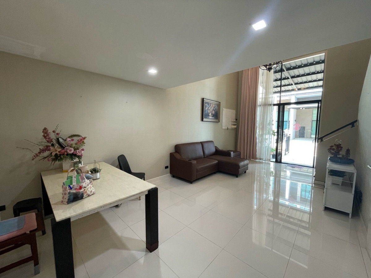 ขายทาวน์โฮมเกษตรศาสตร์ รัชโยธิน : ขาย บ้านกลางเมืองวิภาวดี  ซอยวิภาวดี 64 เเจ้งวัฒนะซอย 1 ใกล้ bts ราชภัฎพระนคร ม เกษตร ม ศรีปทุม เเละรถไฟฟ้าสายสีเเดง