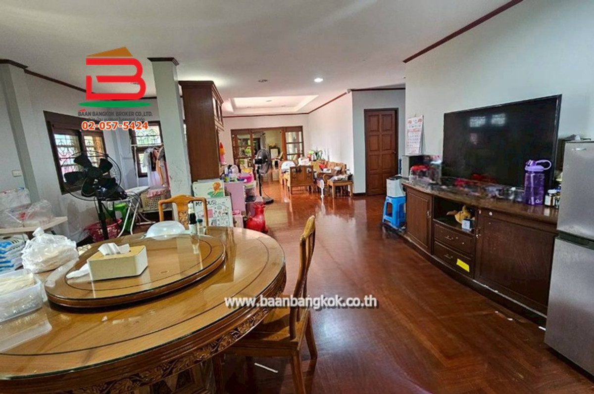 For SaleLandPattanakan, Srinakarin : Land with buildings, area 1 rai, Soi On Nut 17, Intersection 13, Sukhumvit Road 77, Suan Luang Subdistrict, Suan Luang District.