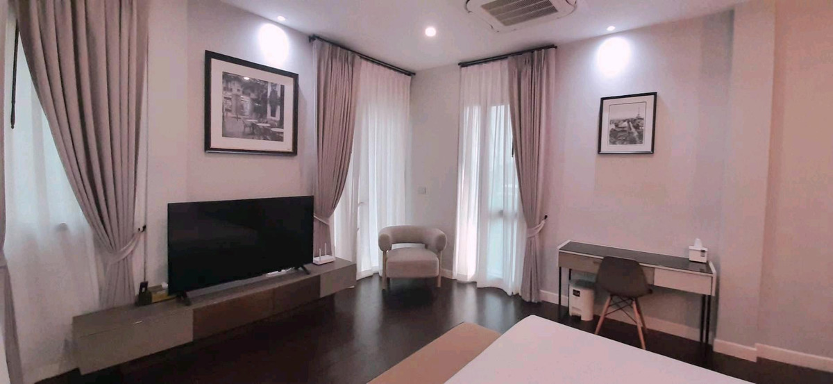 For RentHouseYothinpattana,CDC : Luxury 3-story house, 8 bedrooms, fully furnished, beautifully decorated, for rent in Yothin Phatthana-Ramindra area, near Crystal Design Center (CDC), only 2.3 km.