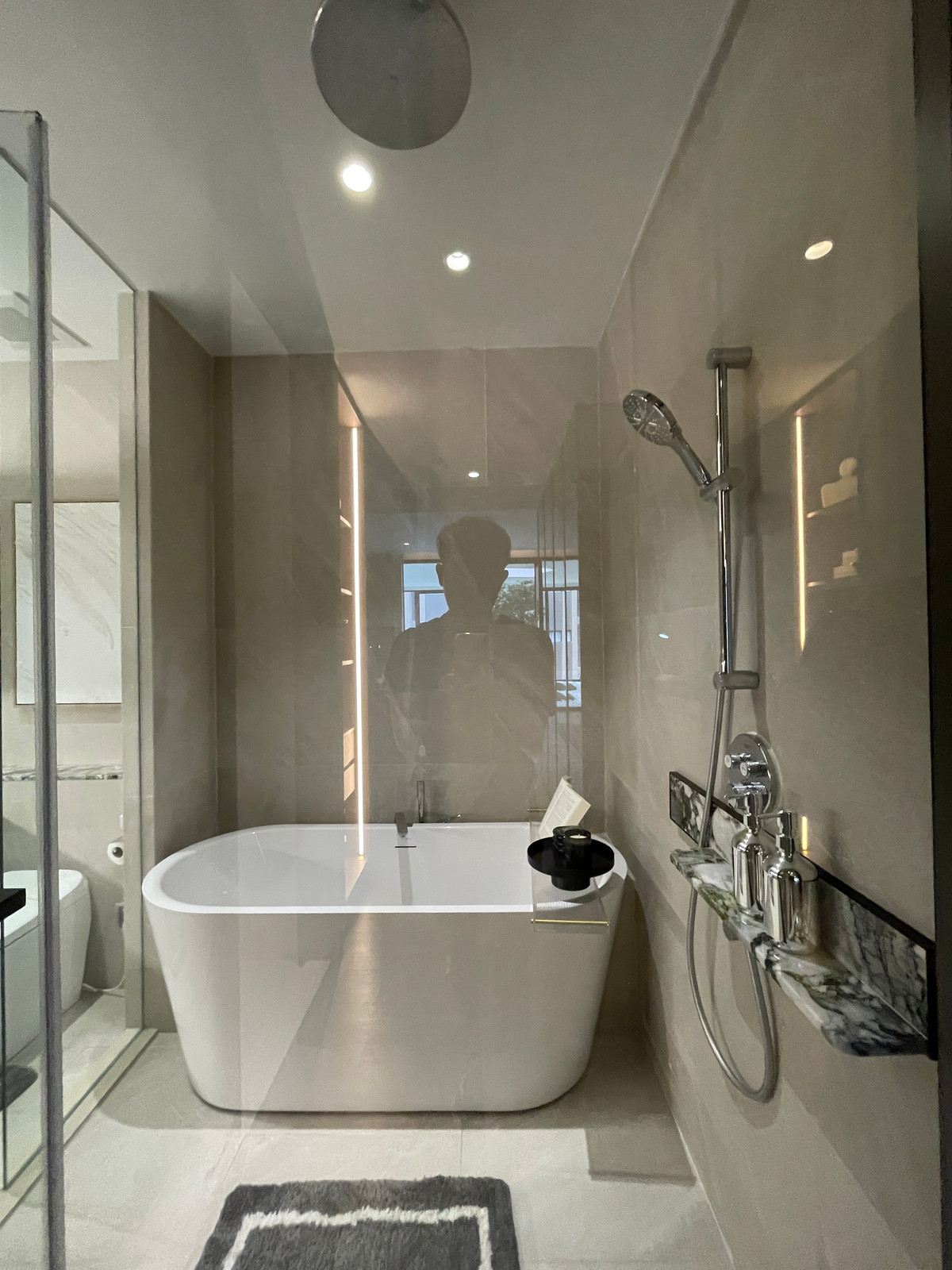 For SaleCondoSilom, Saladaeng, Bangrak : Rare unit for sale 🌳 THE ULTIMATE PARK VIEW | Rare Unit @ROMM CONVENT 🌳2 bedrooms, 2 bathrooms, usable area size 118.15 square meters on the 26th floor that offers a view of the lush Park View in the heart of Bangkok. On the highest potential location, Co