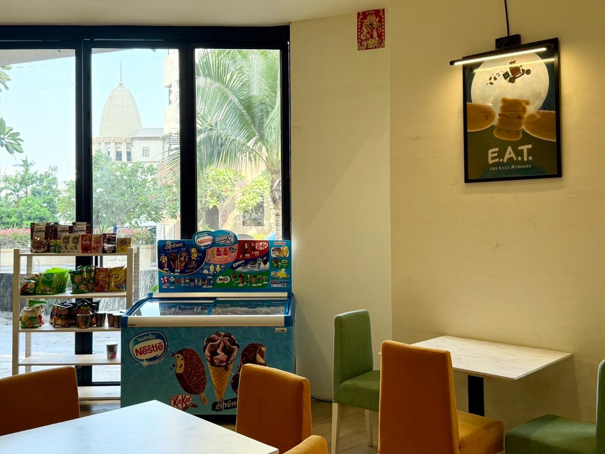 For RentCondoSukhumvit, Asoke, Thonglor : Newly Renovated/ Spacious 3 Bedrooms in Phrom pong ✨