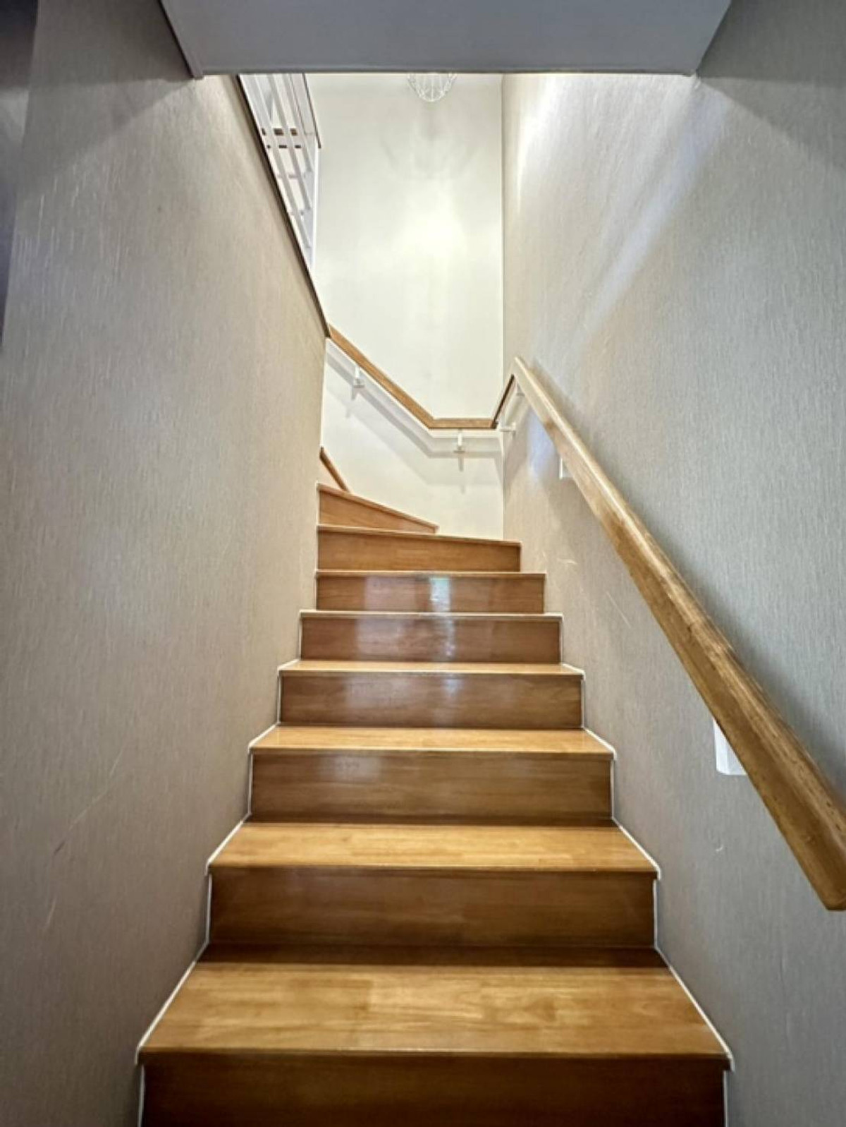 For RentTownhomeChaengwatana, Muangthong : Townhome for rent, The Connect 41 Chaengwattana - Tiwanon, near Impact Muang Thong Thani, only 5 minutes.