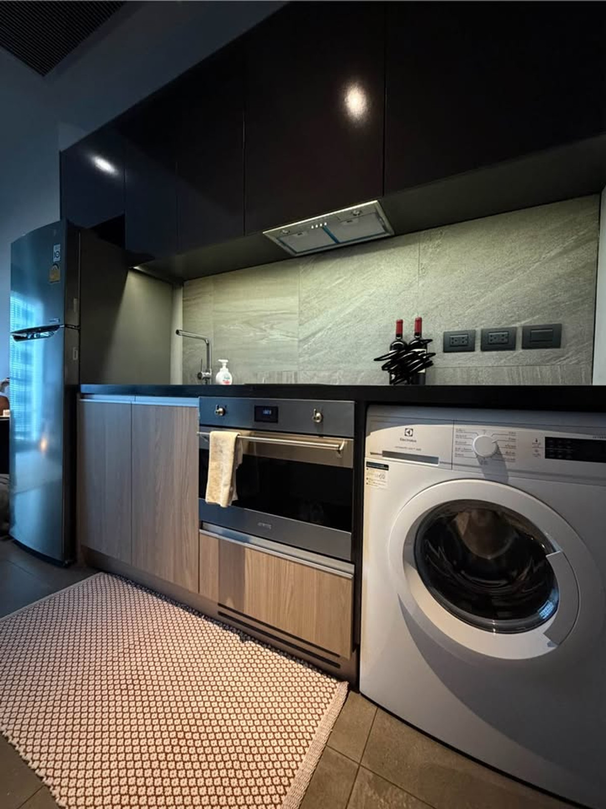 ให้เช่าคอนโดสุขุมวิท อโศก ทองหล่อ : ให้เช่า The Lofts Asoke ห้องใหม่แกะกล่อง! แต่งครบไม่เคยปล่อยเช่า ใกล้ MRT/ARL