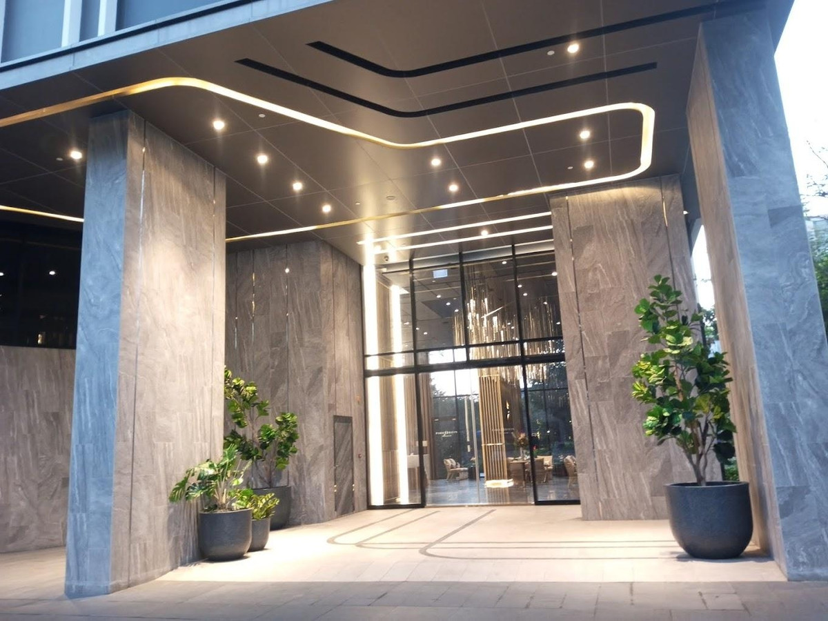 ขายคอนโดสุขุมวิท อโศก ทองหล่อ : 🏙️ ขายขาดทุน !!!💥 3 BR 100 ตร.ม. Park Origin Thonglor 💥 24.9 ล้านบาท 📈 Yield ปล่อยเช่า 4%/ปี 🏢 100 ตร.ม. 🛏️ 3 ห้องนอน 3 ห้องน้ำ 🤝 Co-agent