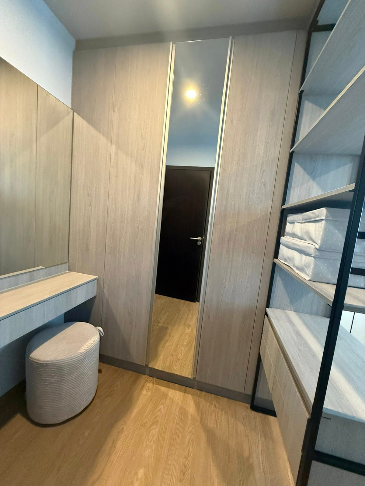 ให้เช่าคอนโดอารีย์ อนุสาวรีย์ : 🔥 ห้องสูง วิวสวย ใจกลางอารีย์ ‼️ ปล่อยเช่าด่วน 🏢 Nue Evo Ari คอนโดใหม่ ห้องสวย บรรยากาศดี เฟอร์นิเจอร์และเครื่องใช้ไฟฟ้าครบ พร้อมเข้าอยู่ทันที ✨