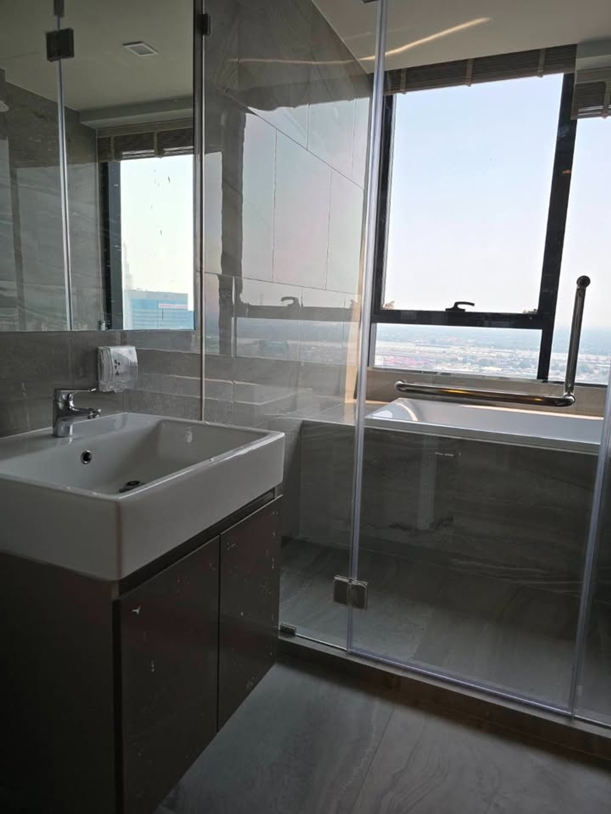 ให้เช่าคอนโดสุขุมวิท อโศก ทองหล่อ : 📌Ideo Q Sukhumvit 36🔥Near bts thonglor , 1 bedroom 1bathroom high floor