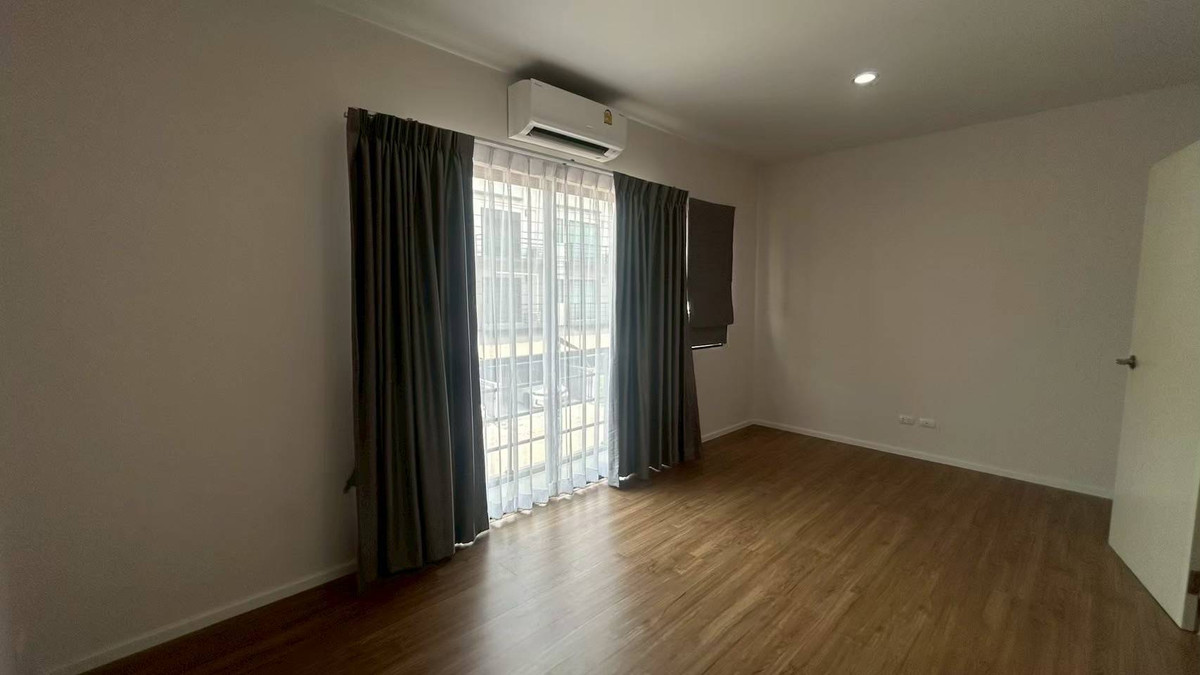 ให้เช่าทาวน์โฮมนวมินทร์ รามอินทรา : ให้เช่าทาวน์โฮม บ้านกลางเมือง รามอินทรา เฟอร์ครบ ใกล้รถไฟฟ้า MRT คู้บอน และแฟชั่นไอซ์แลนด์