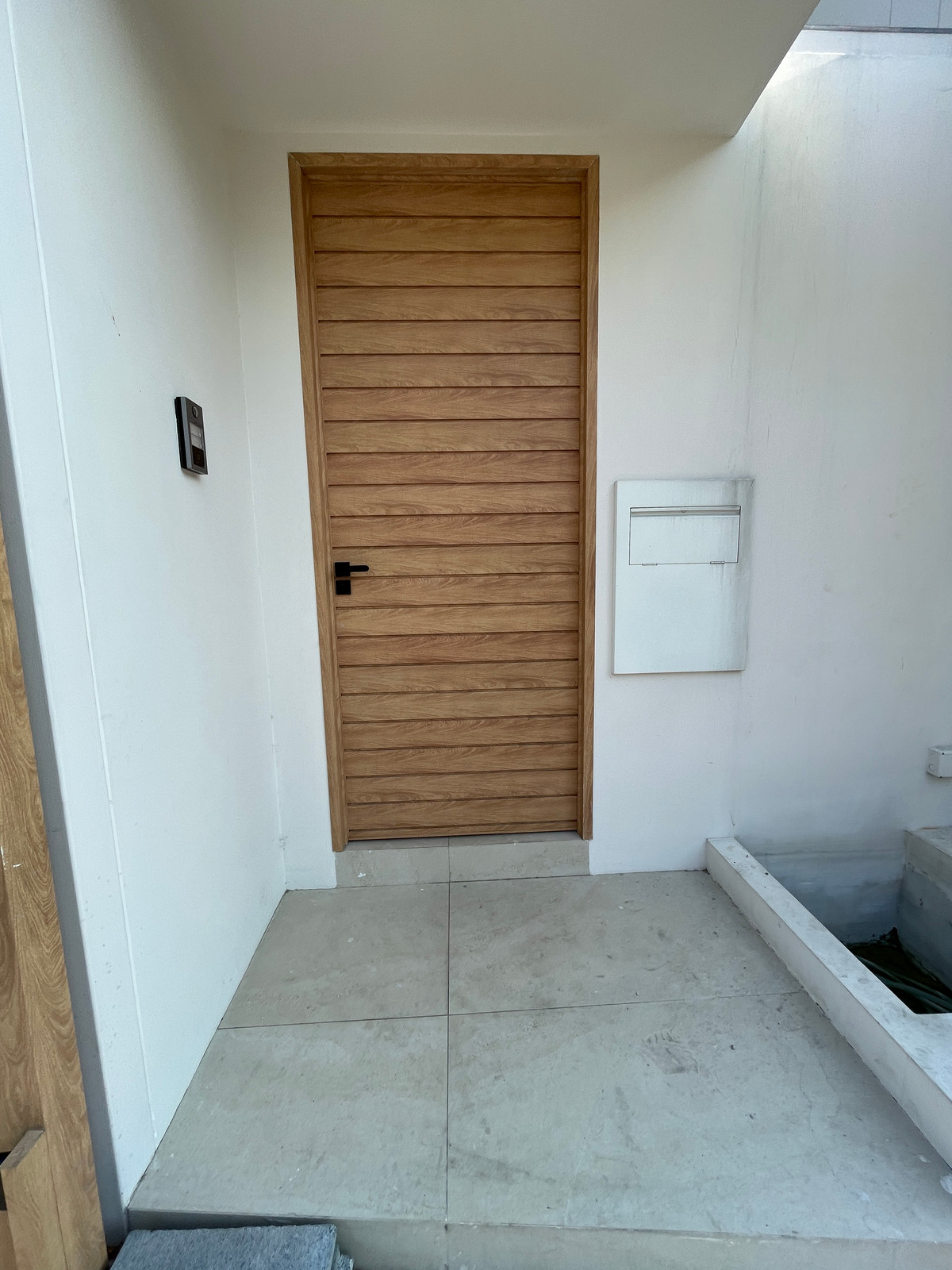 ขายบ้านเลียบทางด่วนรามอินทรา : 🔥 EXCLUSIVE PROMOTION 🔥โอกาสสุดท้ายในการครอบครองในราคาพิเศษที่สุด [ขาย] 💎 Ultra Luxury Show Unit | ELIVA Ekkamai - Eastville 💎 บ้านเดี่ยวหรู 3 ชั้น ดีไซน์ Mid-Century Modern — ความเป็นส่วนตัวสูงสุดเพียง 4 ยูนิตในโครงการ!