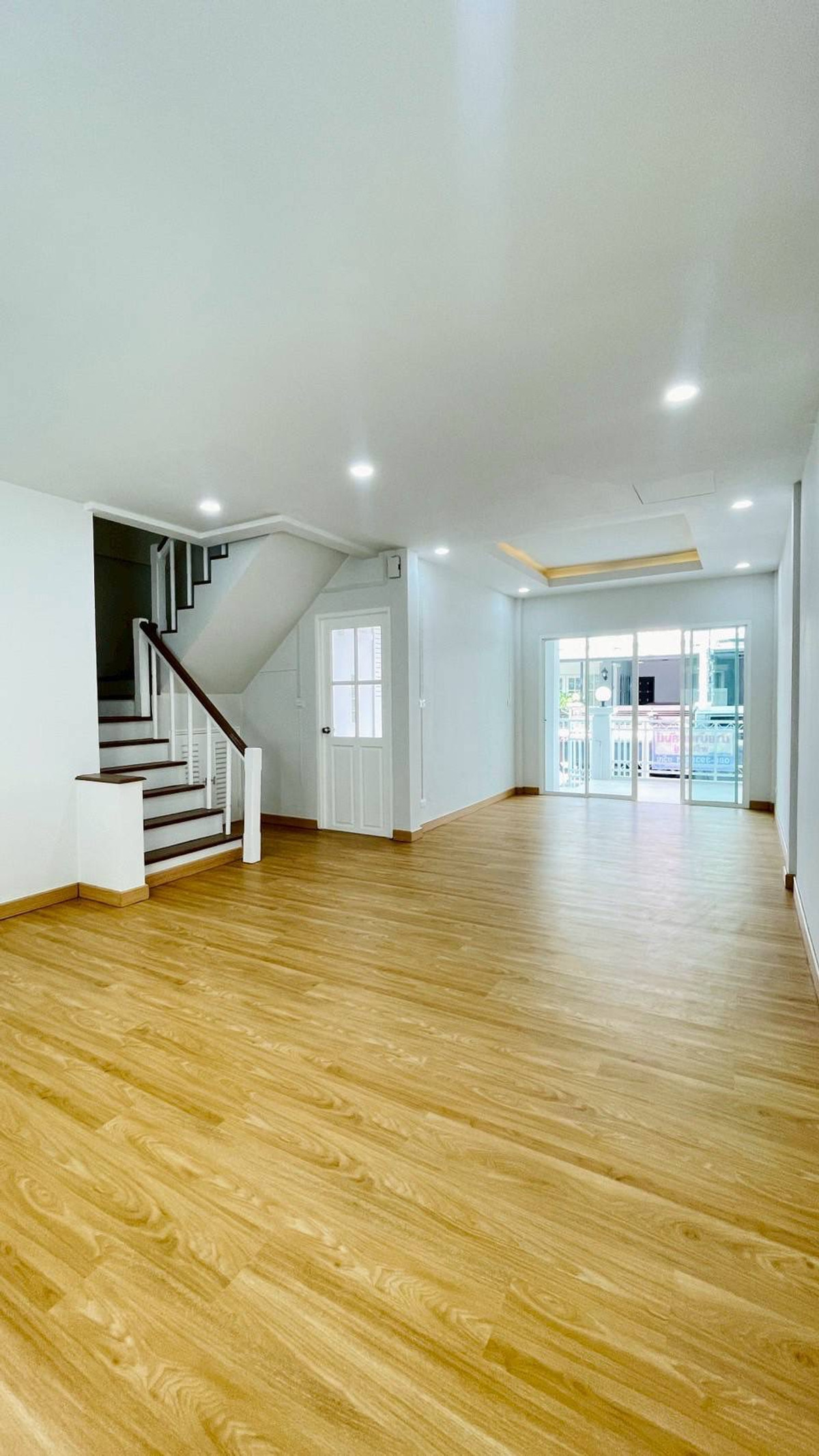 ขายทาวน์โฮมนนทบุรี บางใหญ่ บางบัวทอง : ขายทาวน์เฮาส์บุศรินทร์ L&H บ้านกล้วย-ไทรน้อย 20.5 ตร.ว. ใกล้ MRT คลองบางไผ่ ฟรีโอน