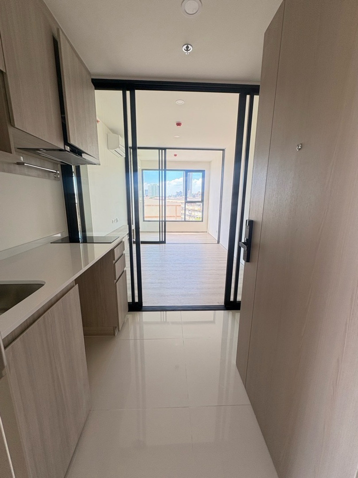 ขายคอนโดบางนา แบริ่ง ลาซาล : 2 ห้องสุดท้าย !!!! ด่วนเพียง 3.79 ล้าน