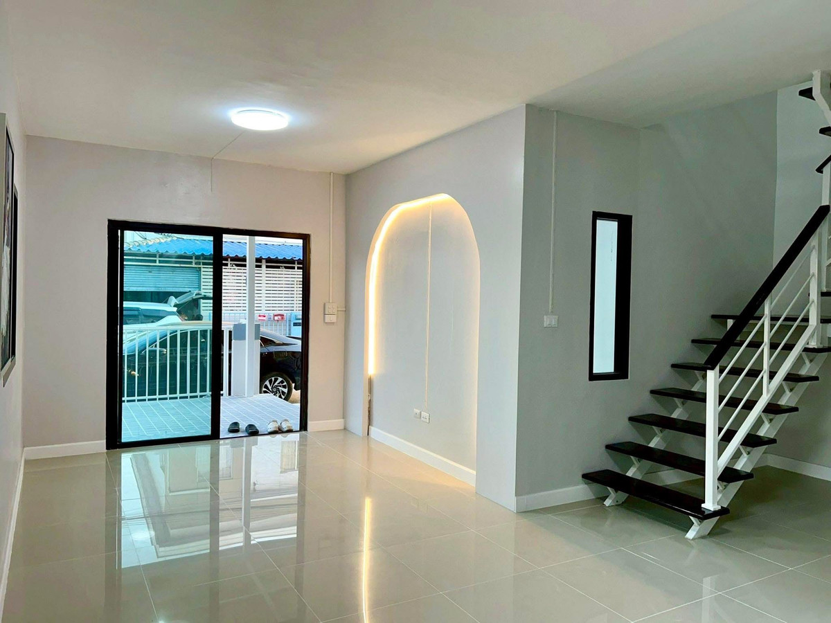 ขายทาวน์โฮมปทุมธานี รังสิต ธรรมศาสตร์ : ขายทาวน์เฮาส์พฤกษา 64/2 คลองสาม หลังมุม 24 ตร.ว. แต่งใหม่พร้อมอยู่ ฟรีโอน