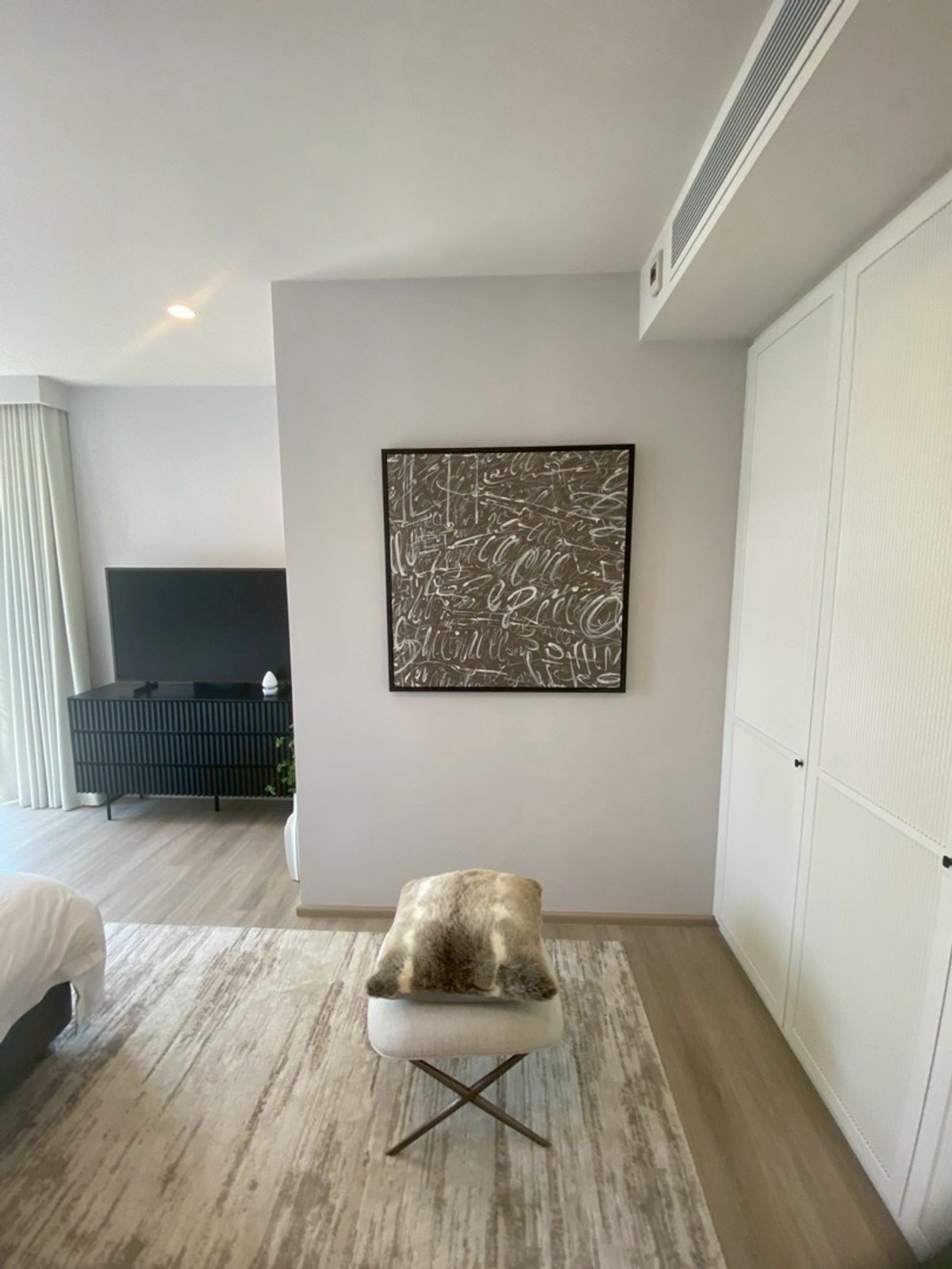 For RentCondoRama9, Petchburi, RCA : pynn soonvijai 3 bedroom ready to move in