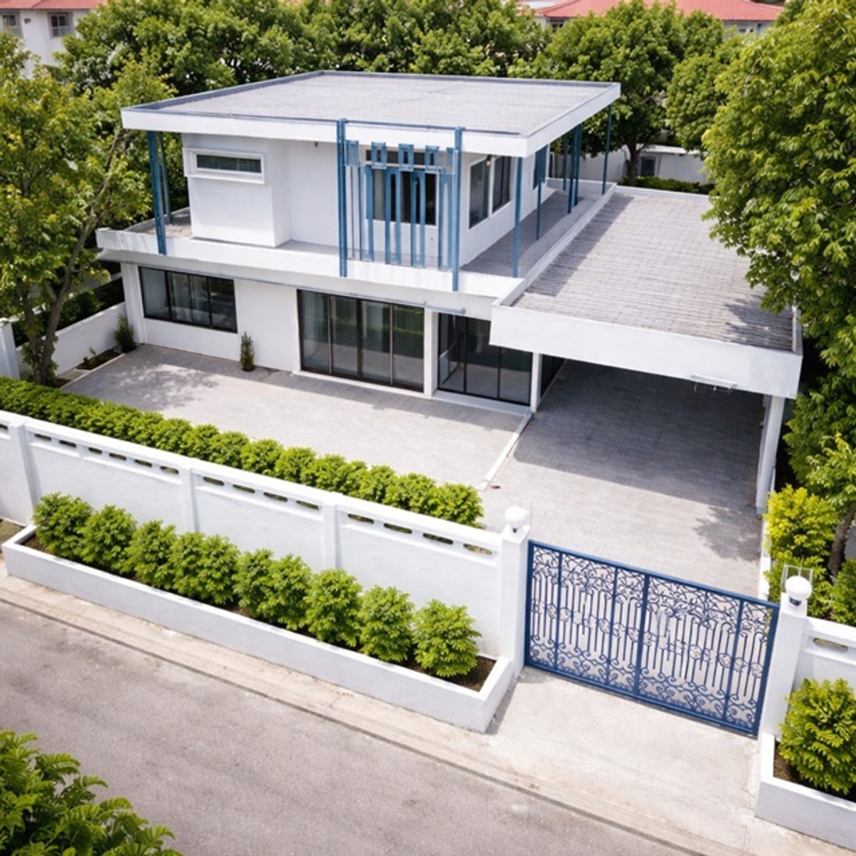 For RentHouseRatchadapisek, Huaikwang, Suttisan : MRT Sutthisan 900m. Central Rama9 5beds 5Parking 4baths near MRT Ratchadaphisek 400m two storey