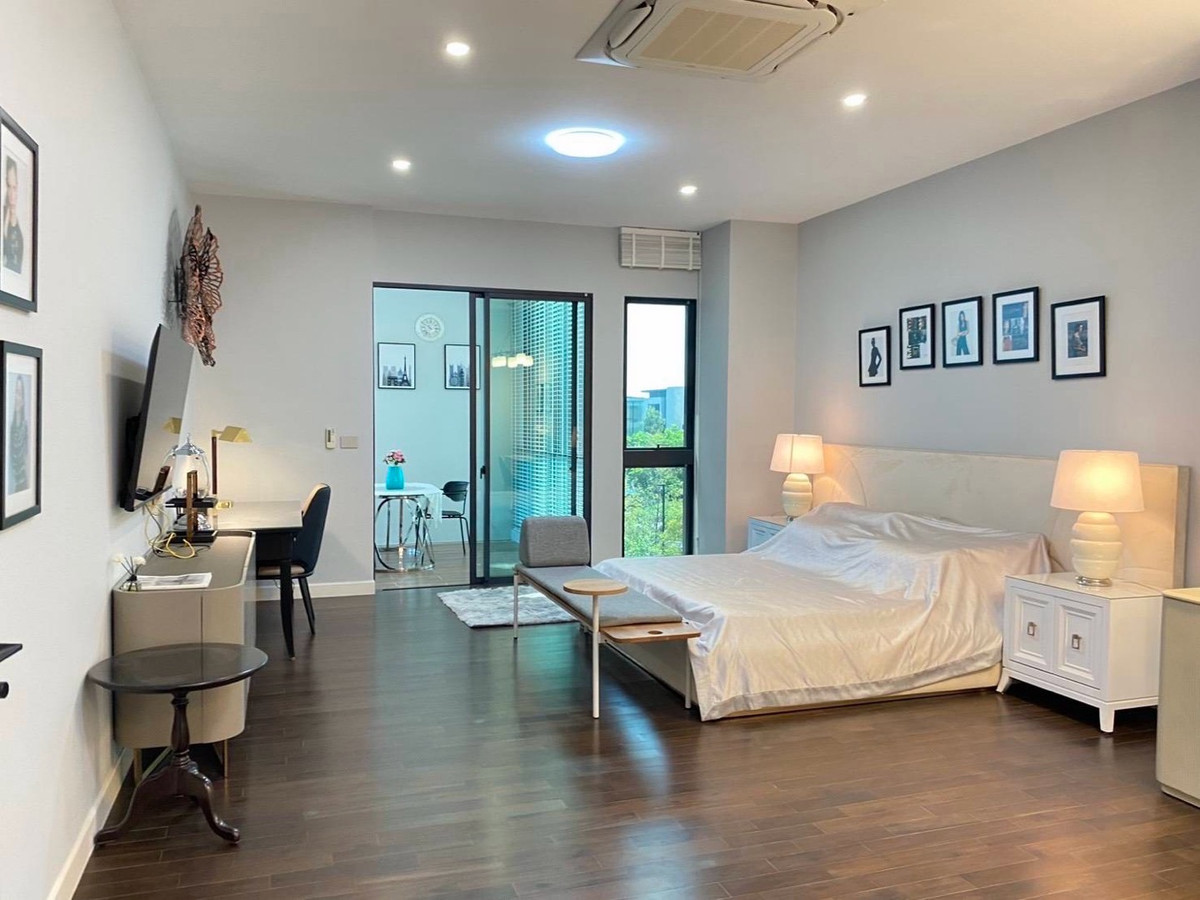 ให้เช่าบ้านเลียบทางด่วนรามอินทรา : บ้านเช่าหรู พูลวิลล่า 3 ชั้น พร้อมลิฟท์ส่วนตัว เฟอร์ครบ พร้อมเข้าอยู่ ย่านโยธินพัฒนา