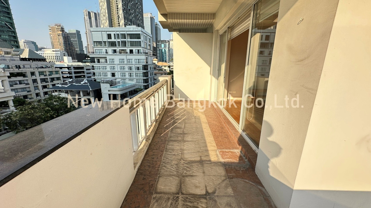For RentCondoSathorn, Narathiwat : Luxury Condo for Rent – Sathorn | 250 sqm Corner Unit