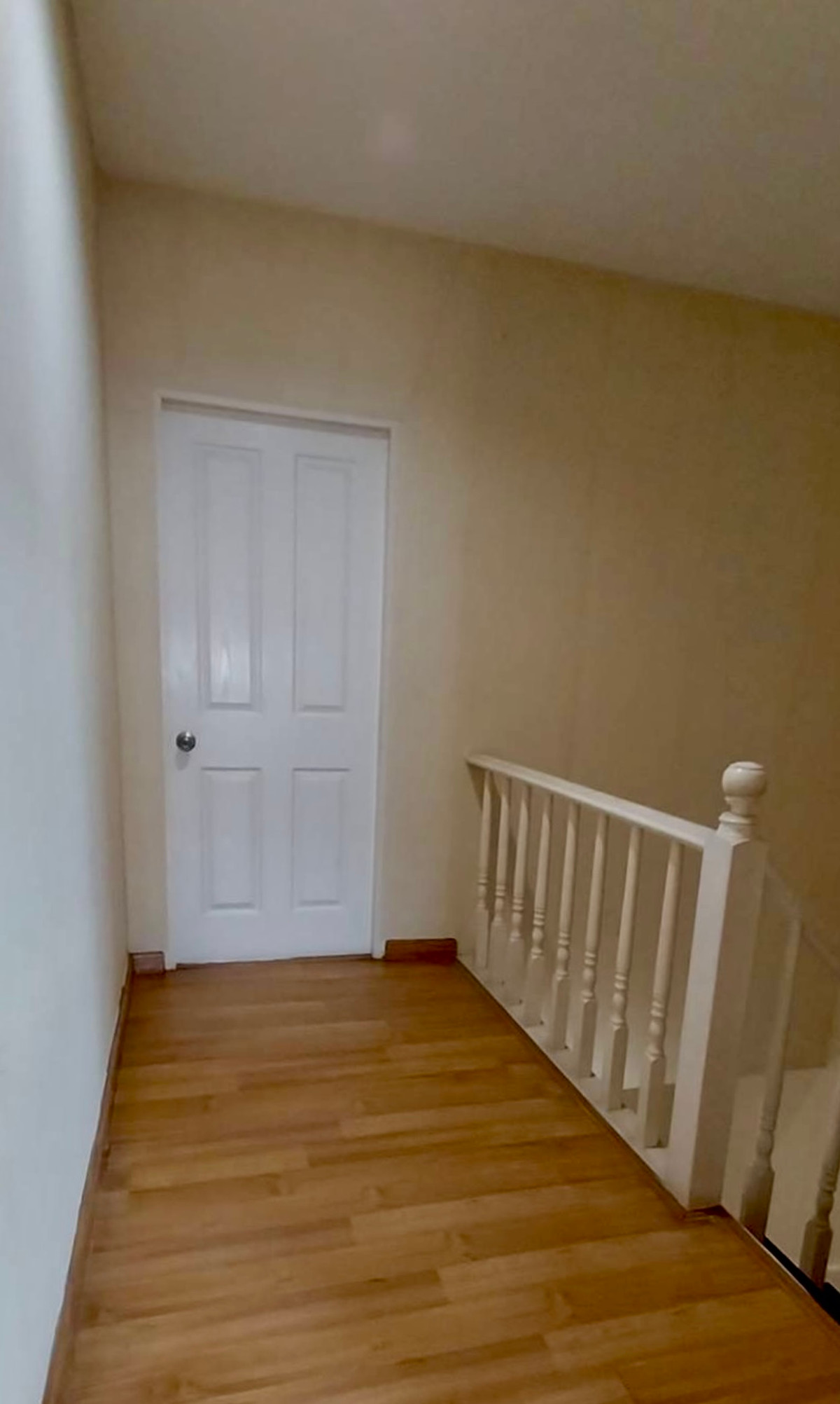 For SaleTownhomePattanakan, Srinakarin : Varodom Place Srinakarin - On Nut / 3 Bedrooms (FOR SALE) GNG032