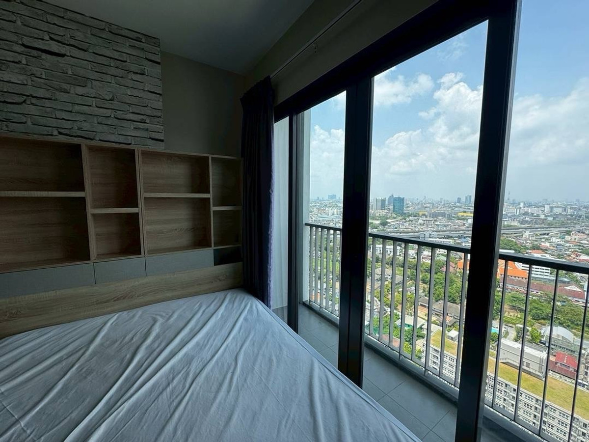 For RentCondoPinklao, Charansanitwong : 🔥Rare Item! The Tree Rio Bang-Aor
1 bedroom, river view + 1 car parking space, best value in this area.